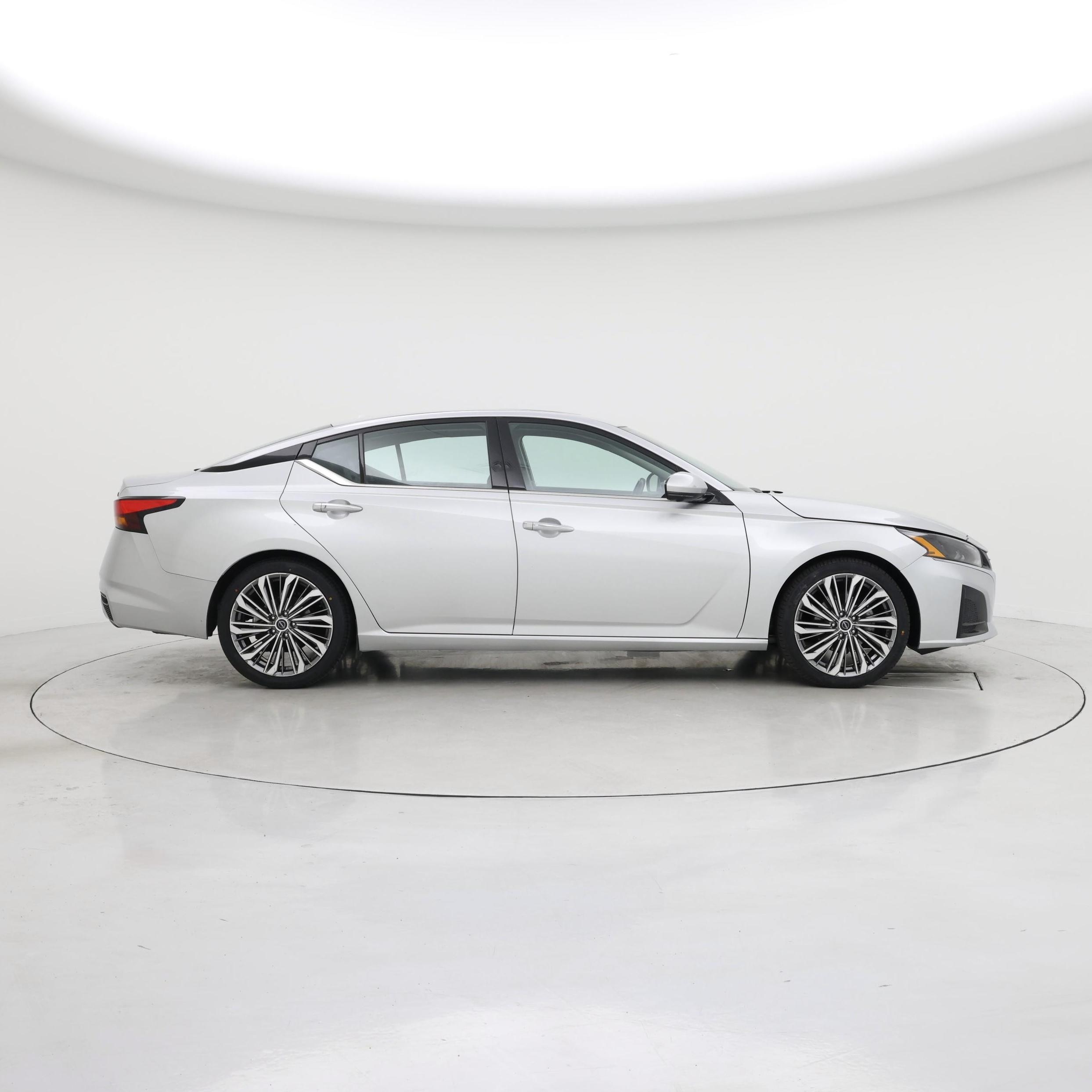 Thumbnail: 2023 Nissan Altima - 7