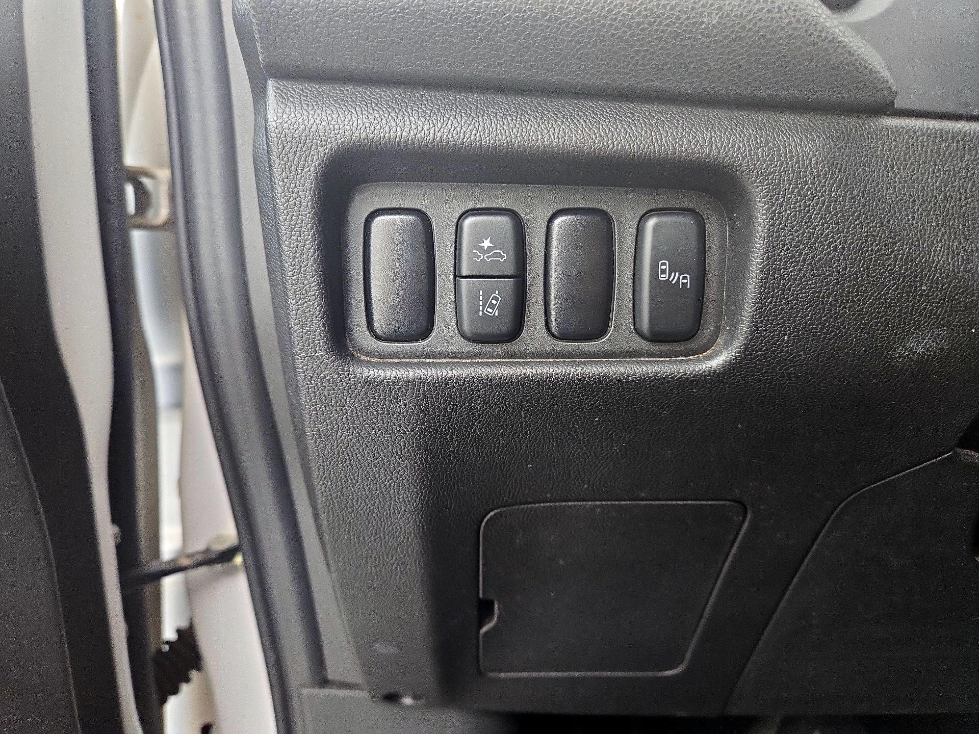 Thumbnail: 2021 Mitsubishi Outlander Sport - 13