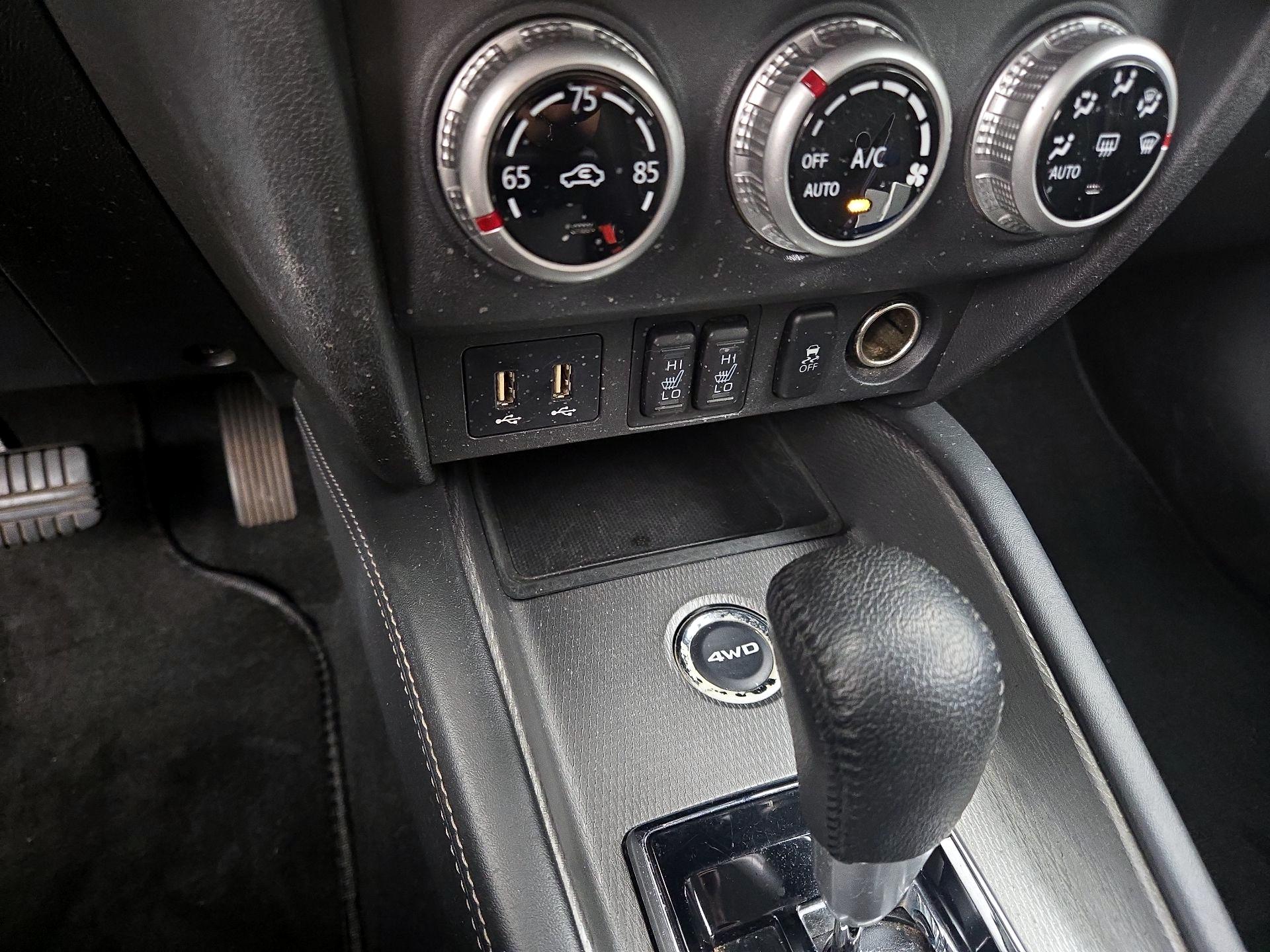 Thumbnail: 2021 Mitsubishi Outlander Sport - 18