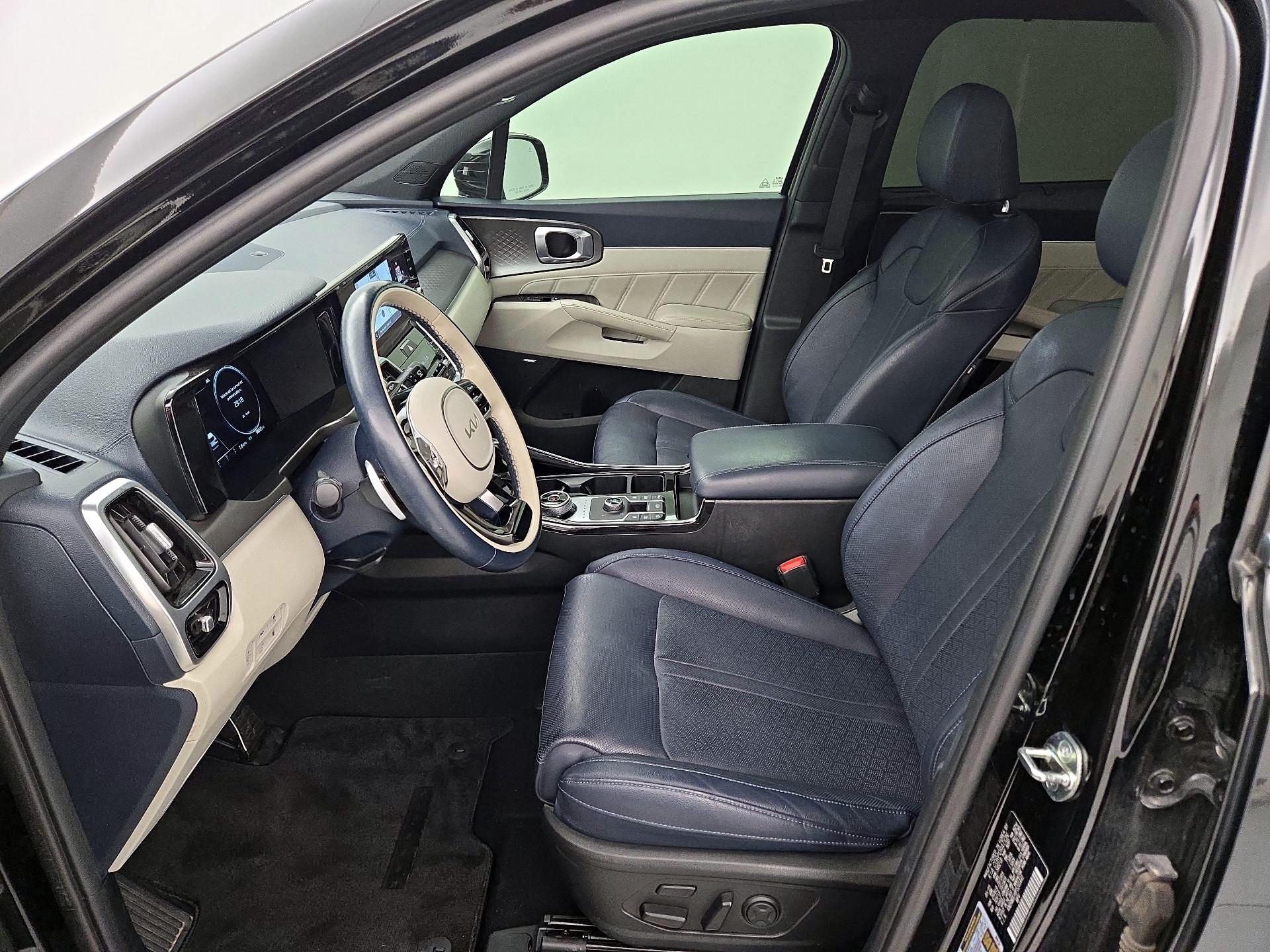 Thumbnail: 2023 Kia Sorento - 11