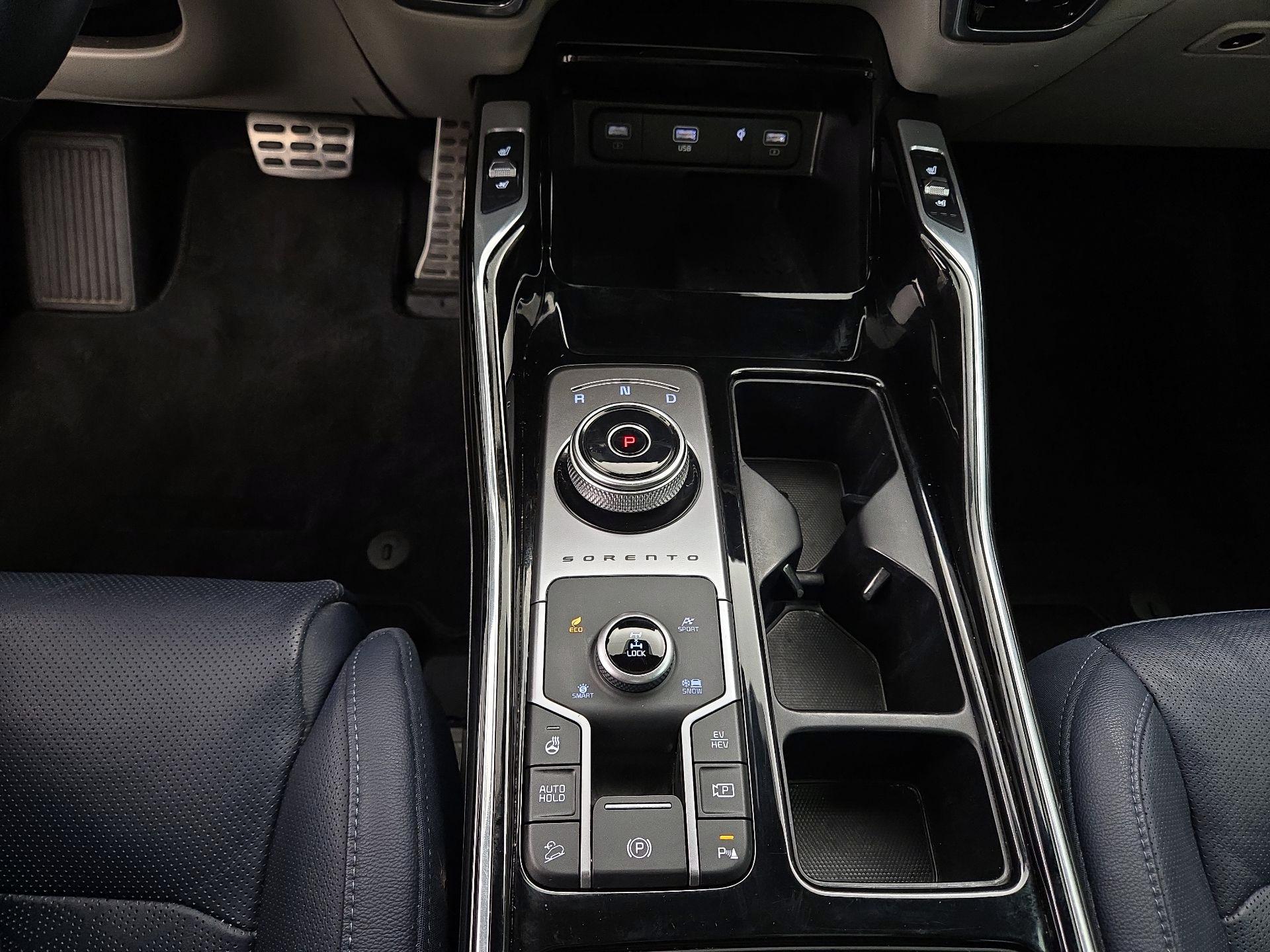 Thumbnail: 2023 Kia Sorento - 18