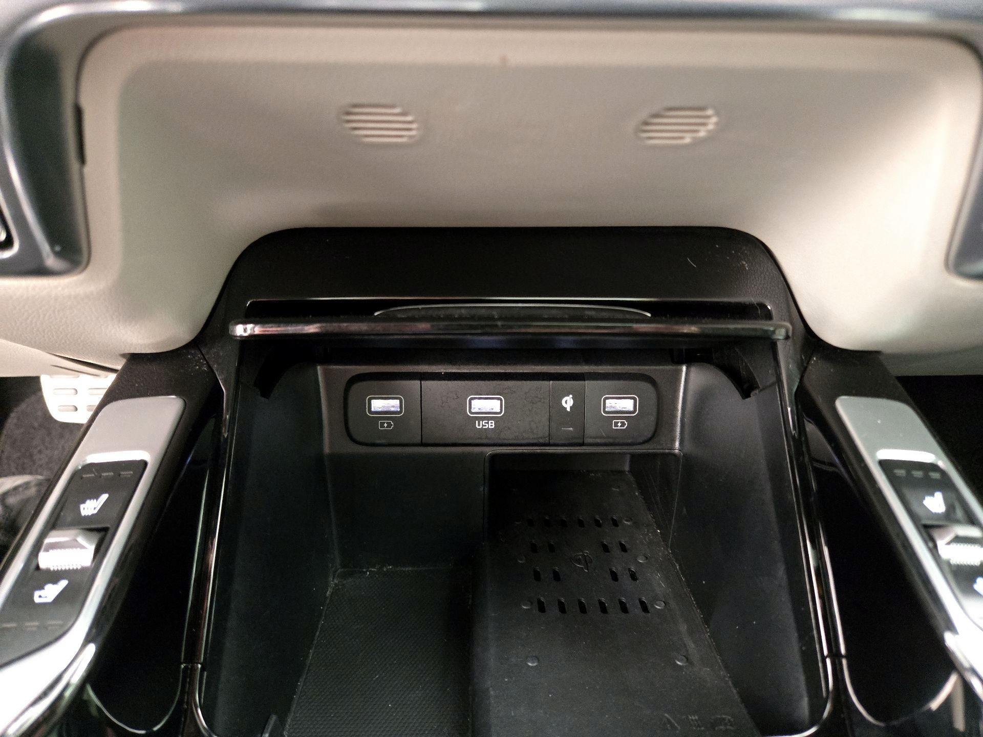 Thumbnail: 2023 Kia Sorento - 19