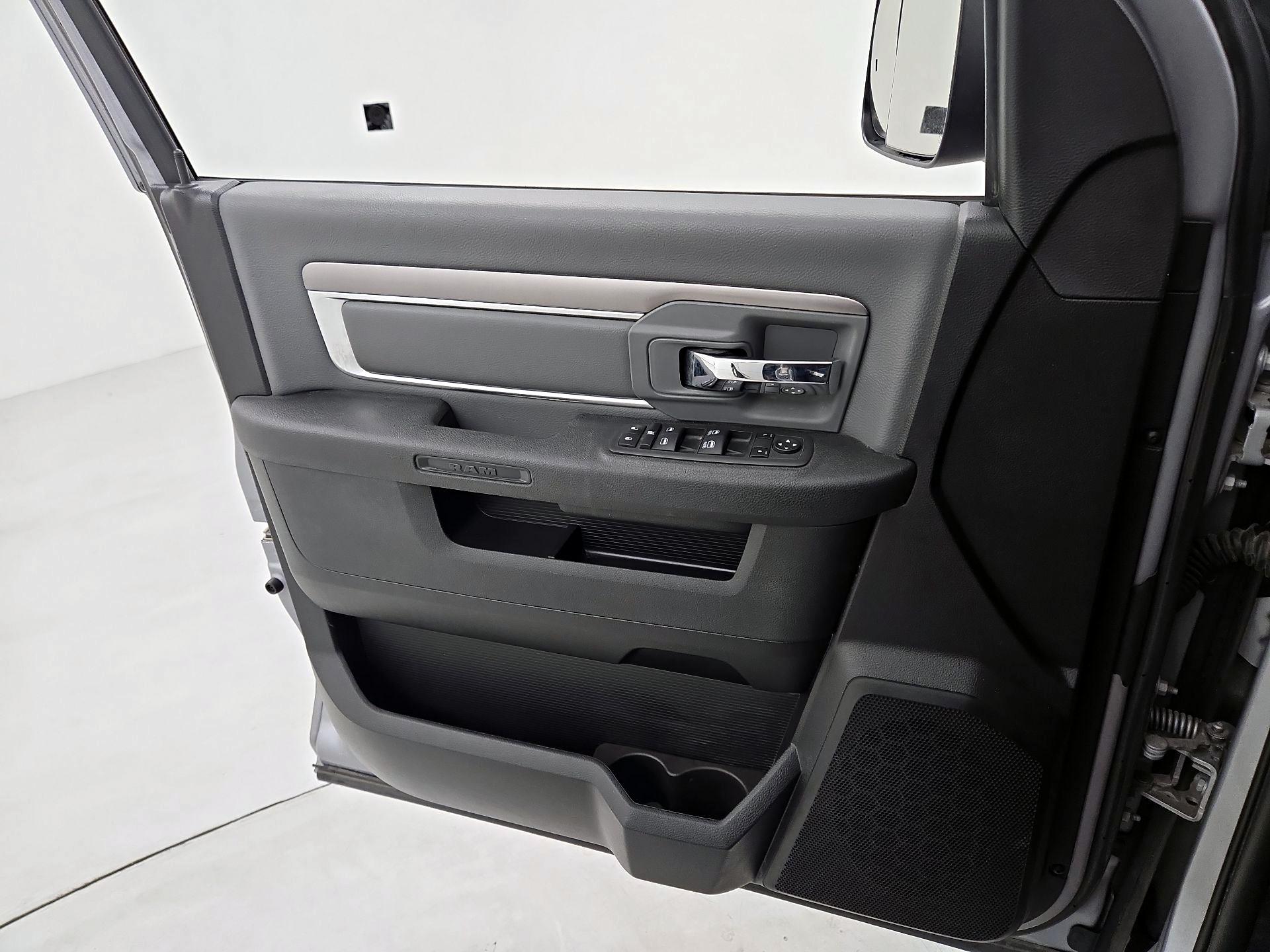 Thumbnail: 2023 RAM 1500 Classic - 12