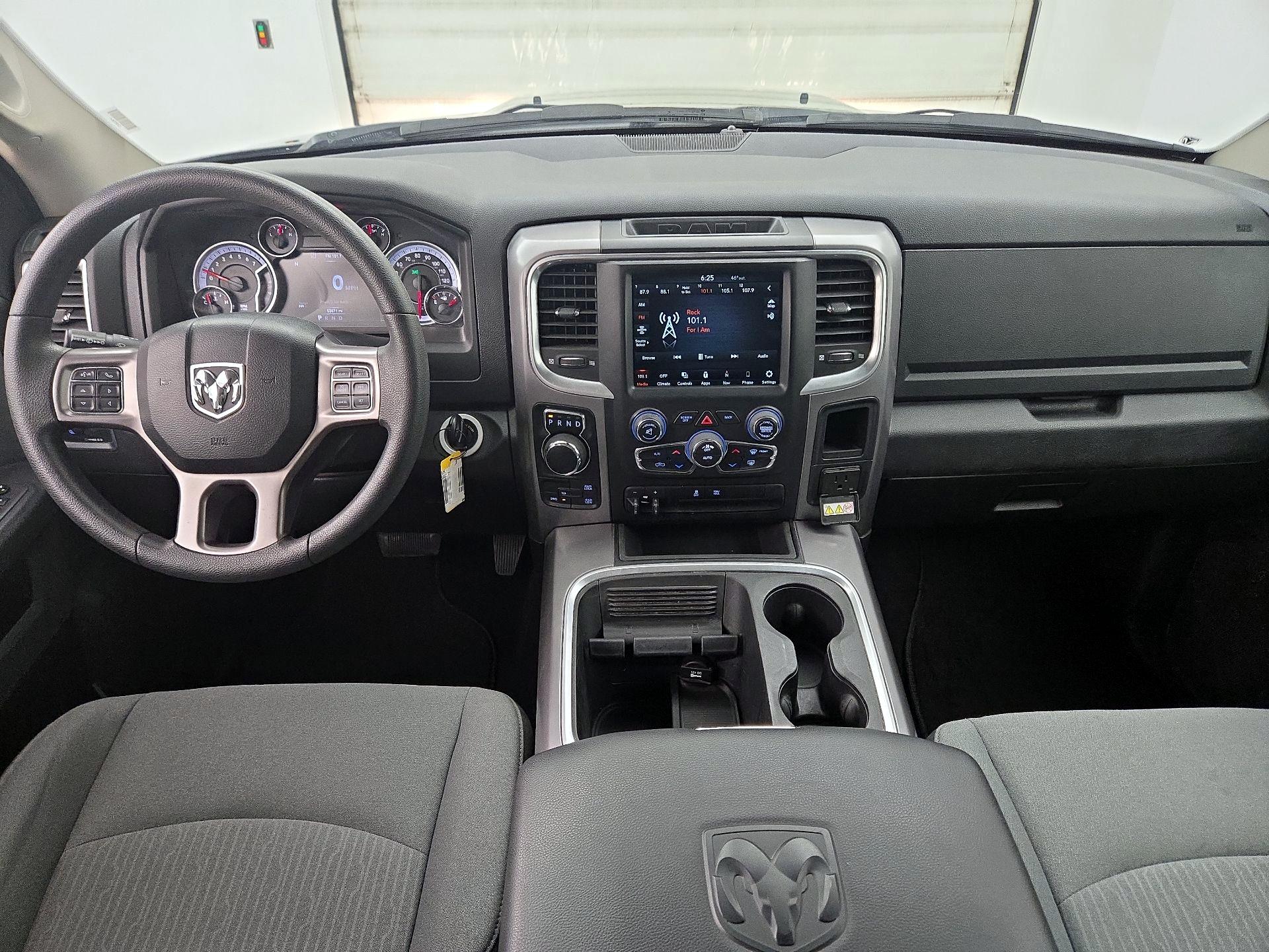 Thumbnail: 2023 RAM 1500 Classic - 9