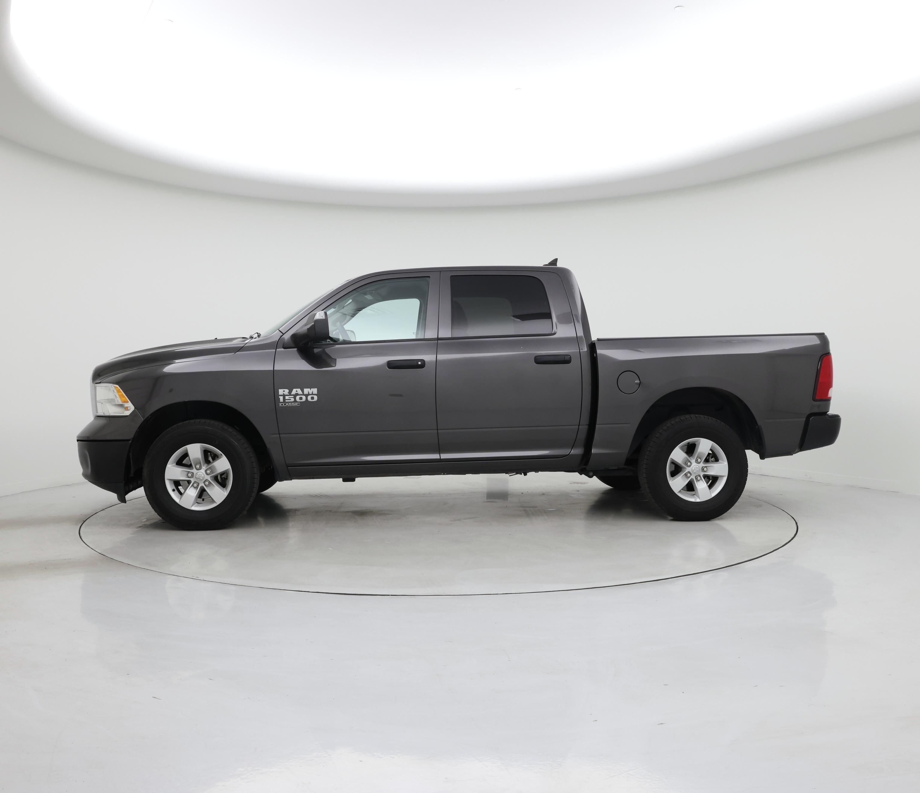 Thumbnail: 2023 RAM 1500 Classic - 3