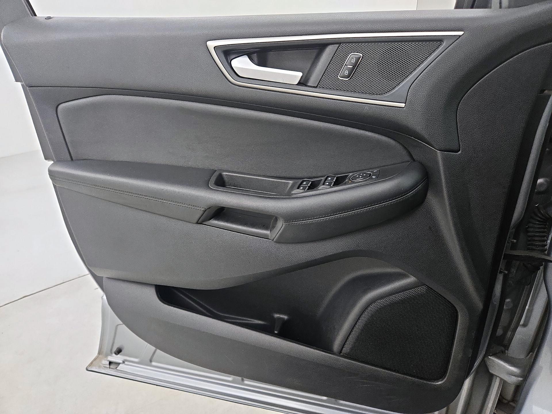 Thumbnail: 2021 Ford Edge - 12