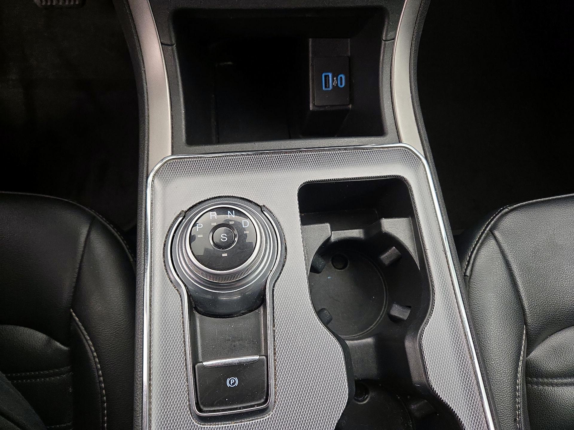 Thumbnail: 2021 Ford Edge - 17