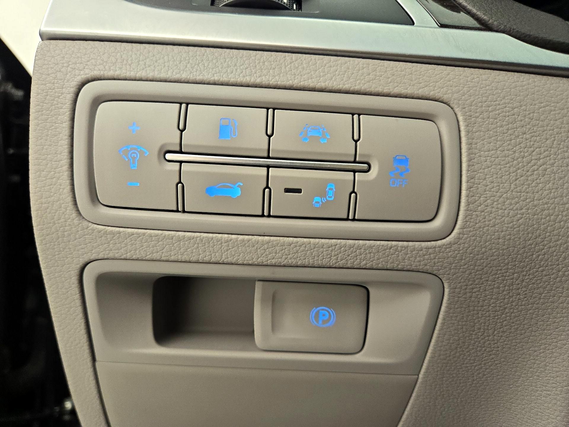 Thumbnail: 2019 Genesis G80 - 13