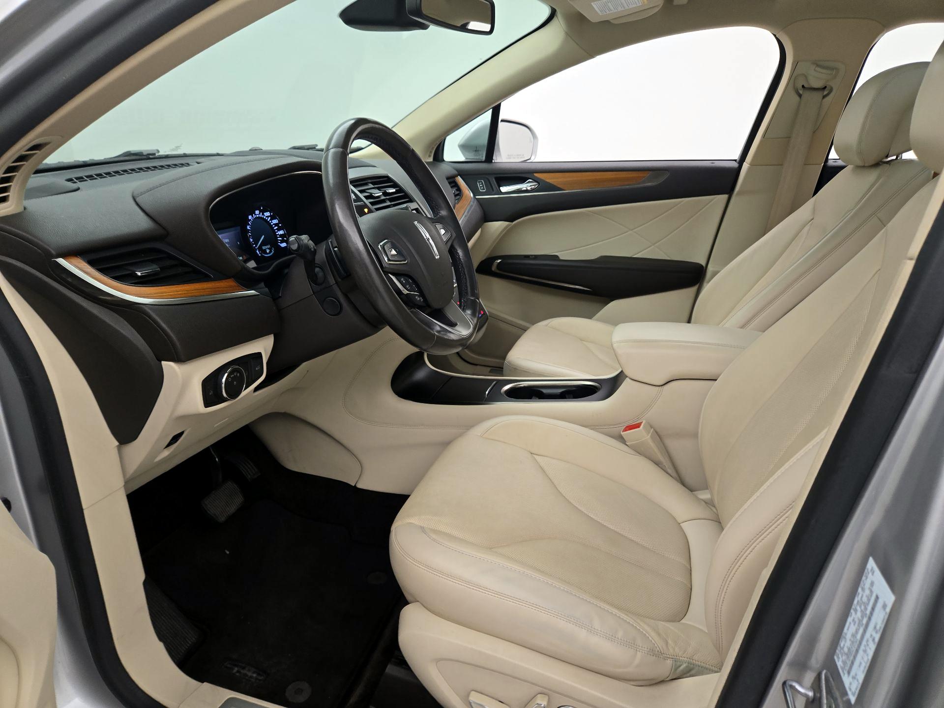 Thumbnail: 2016 Lincoln MKC - 11