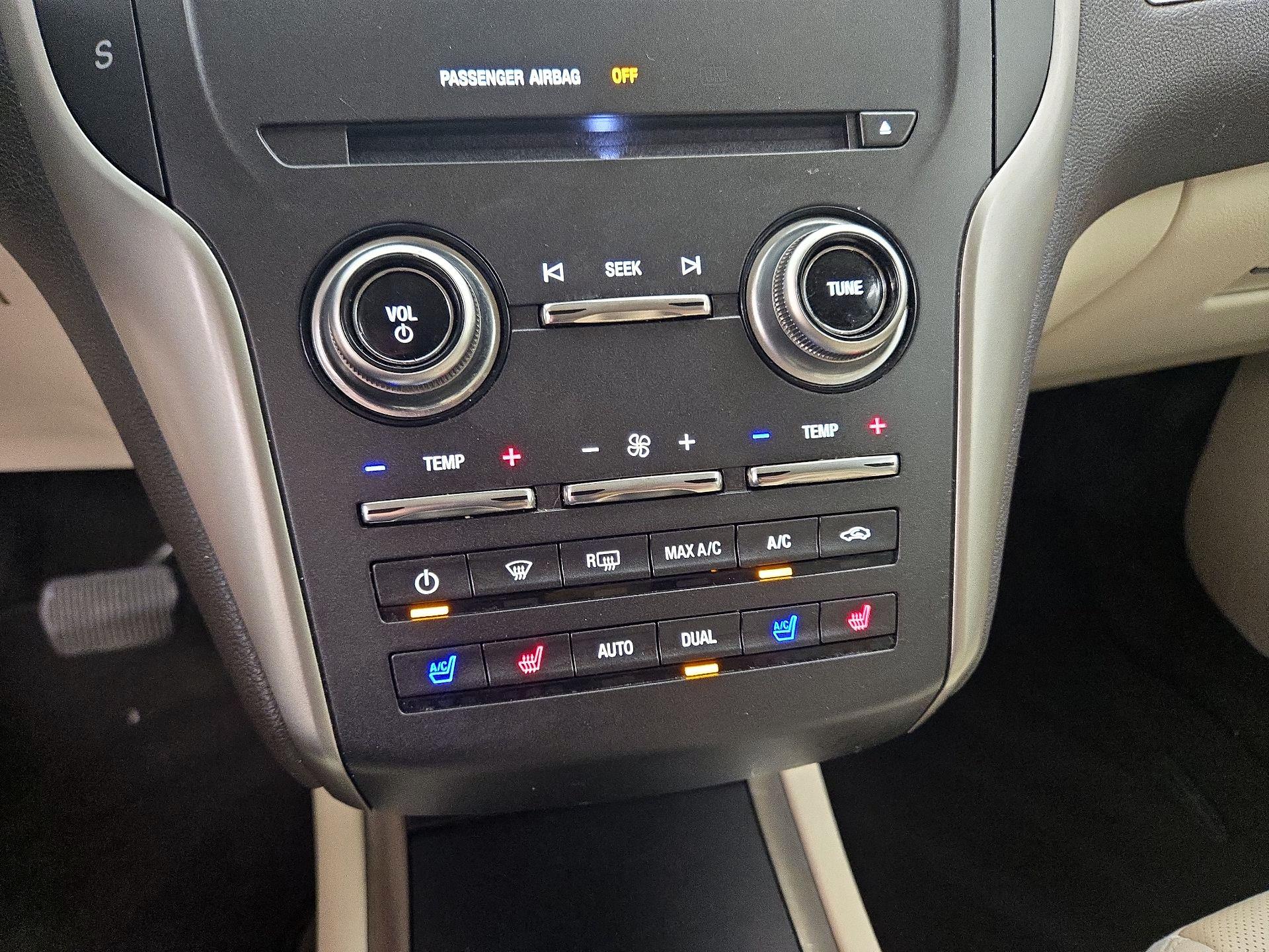 Thumbnail: 2016 Lincoln MKC - 17