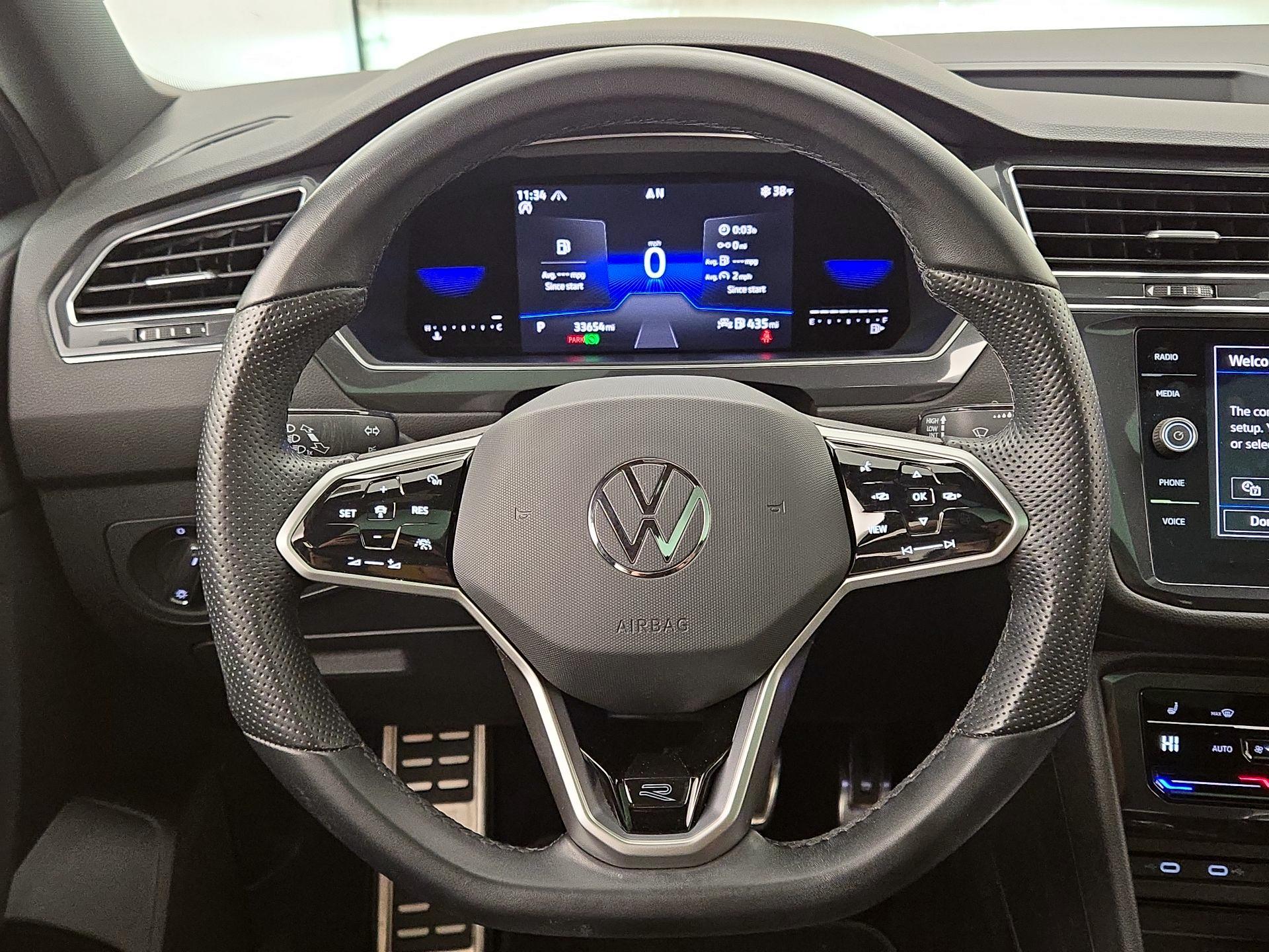 Thumbnail: 2023 Volkswagen Tiguan - 10