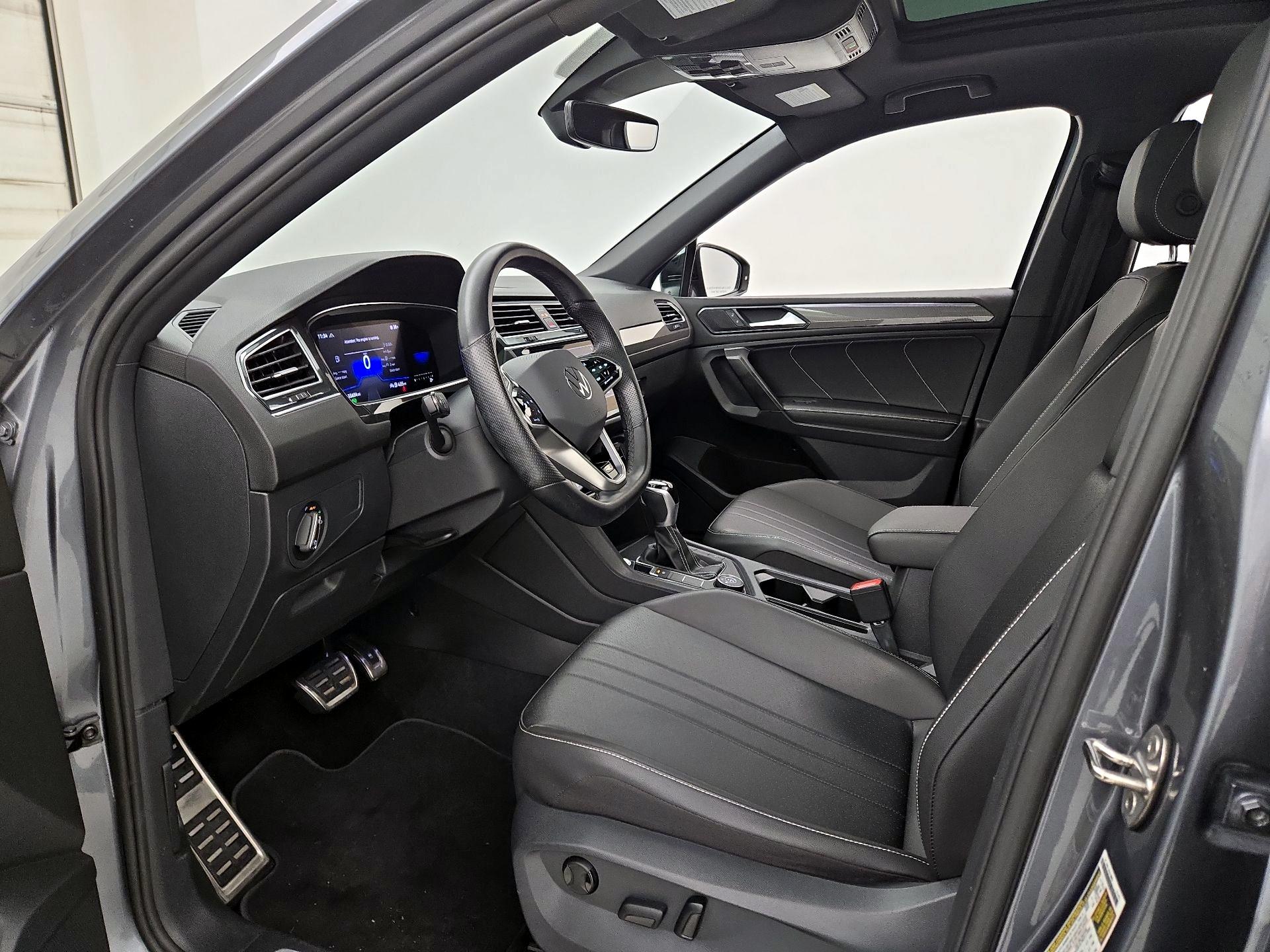 Thumbnail: 2023 Volkswagen Tiguan - 11