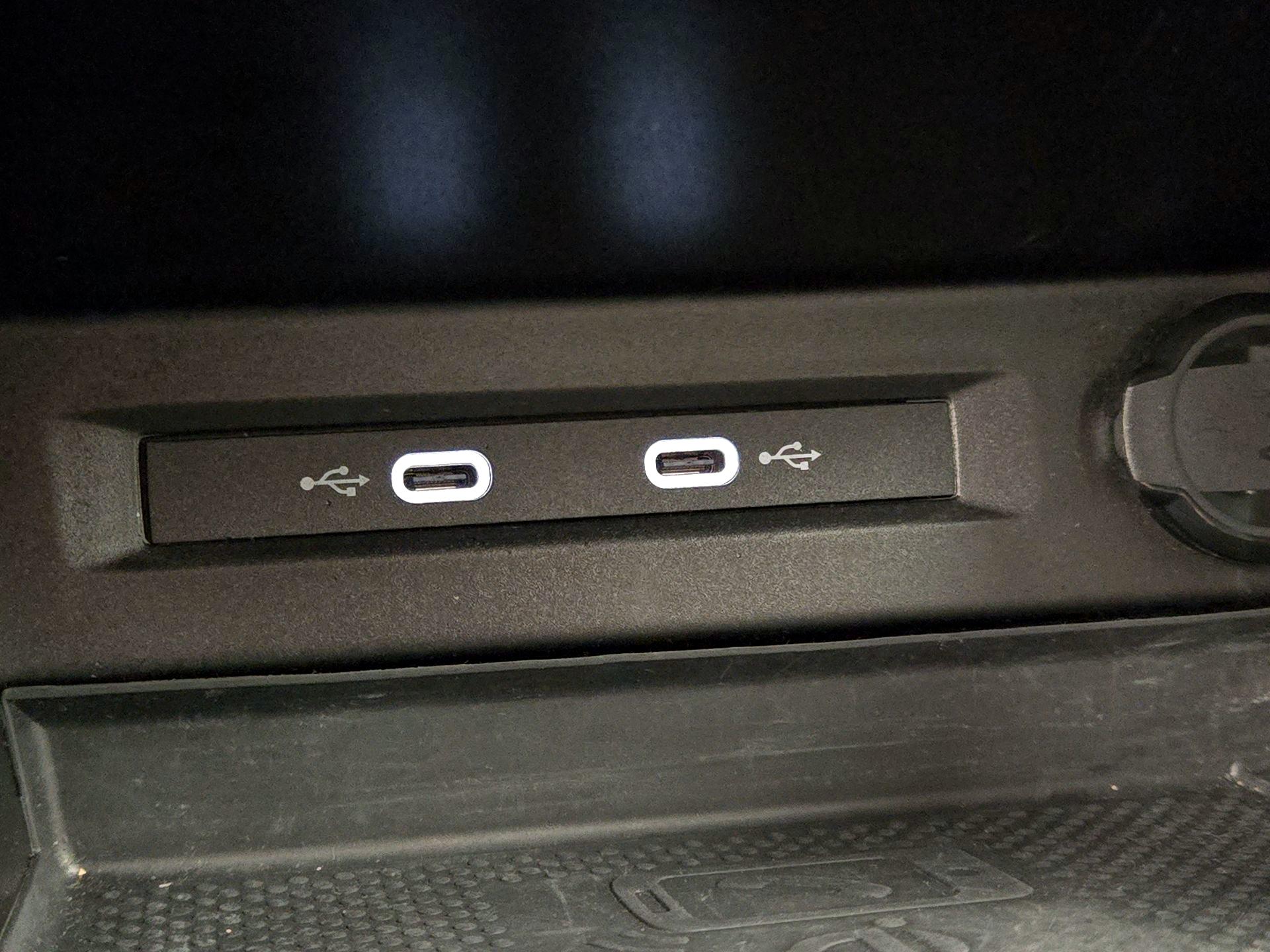 Thumbnail: 2023 Volkswagen Tiguan - 18