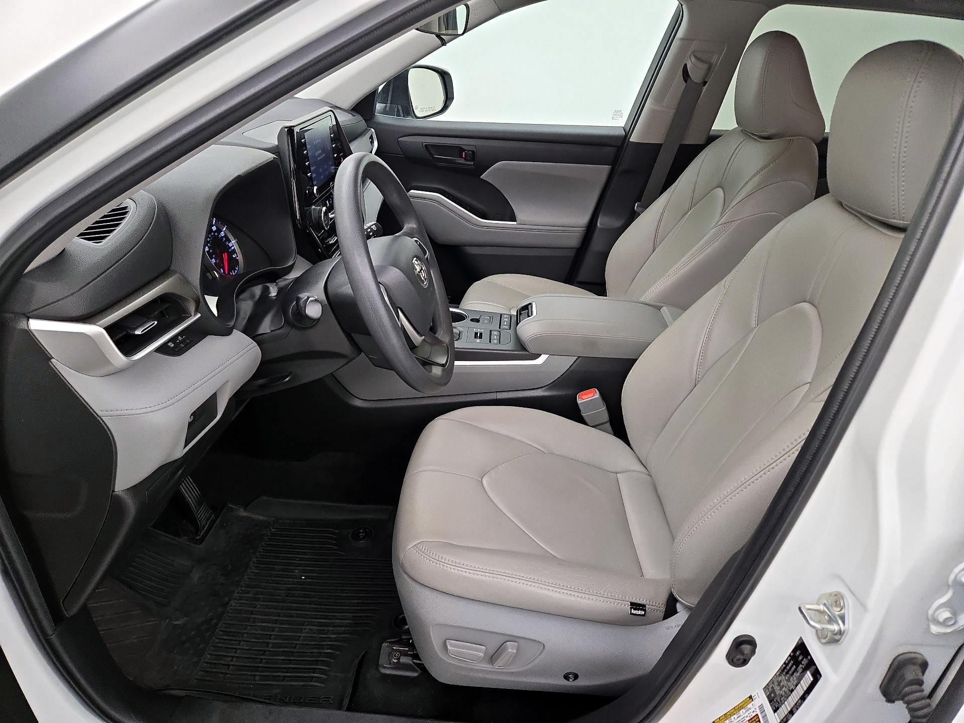 Thumbnail: 2022 Toyota Highlander - 11