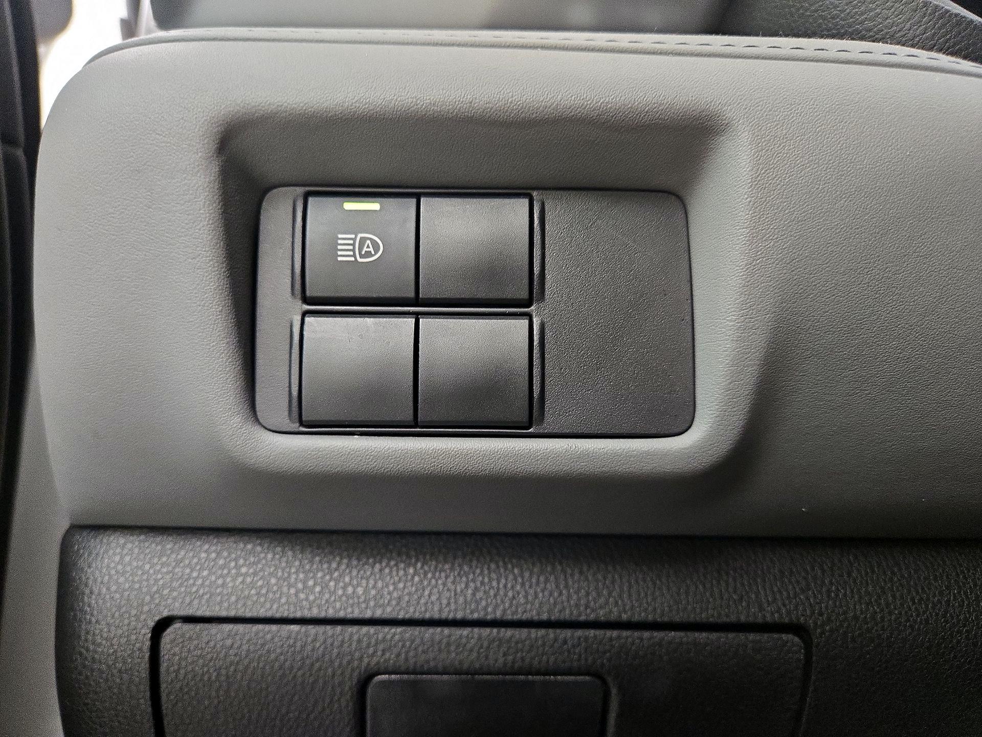 Thumbnail: 2022 Toyota Highlander - 13