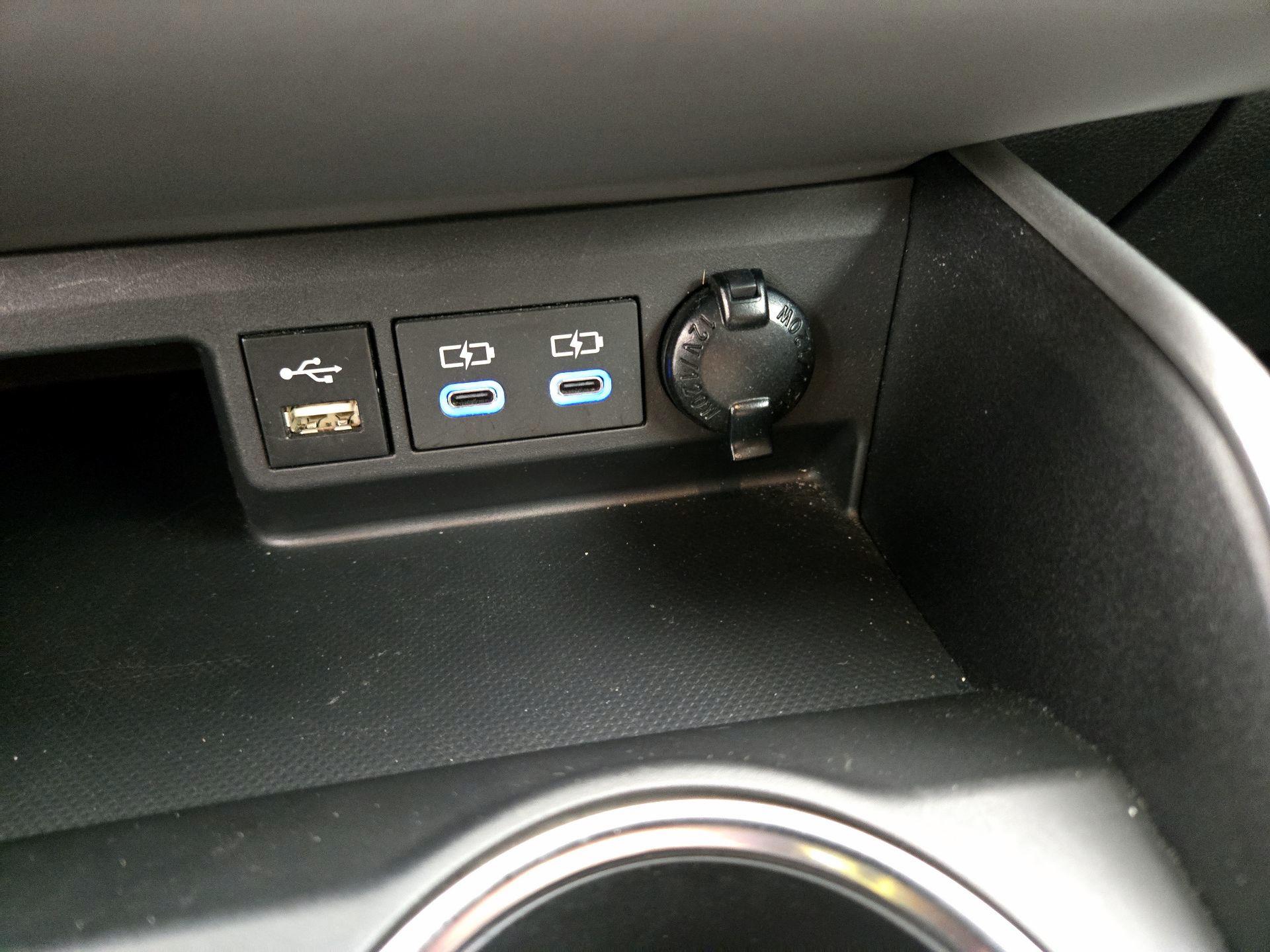 Thumbnail: 2022 Toyota Highlander - 18