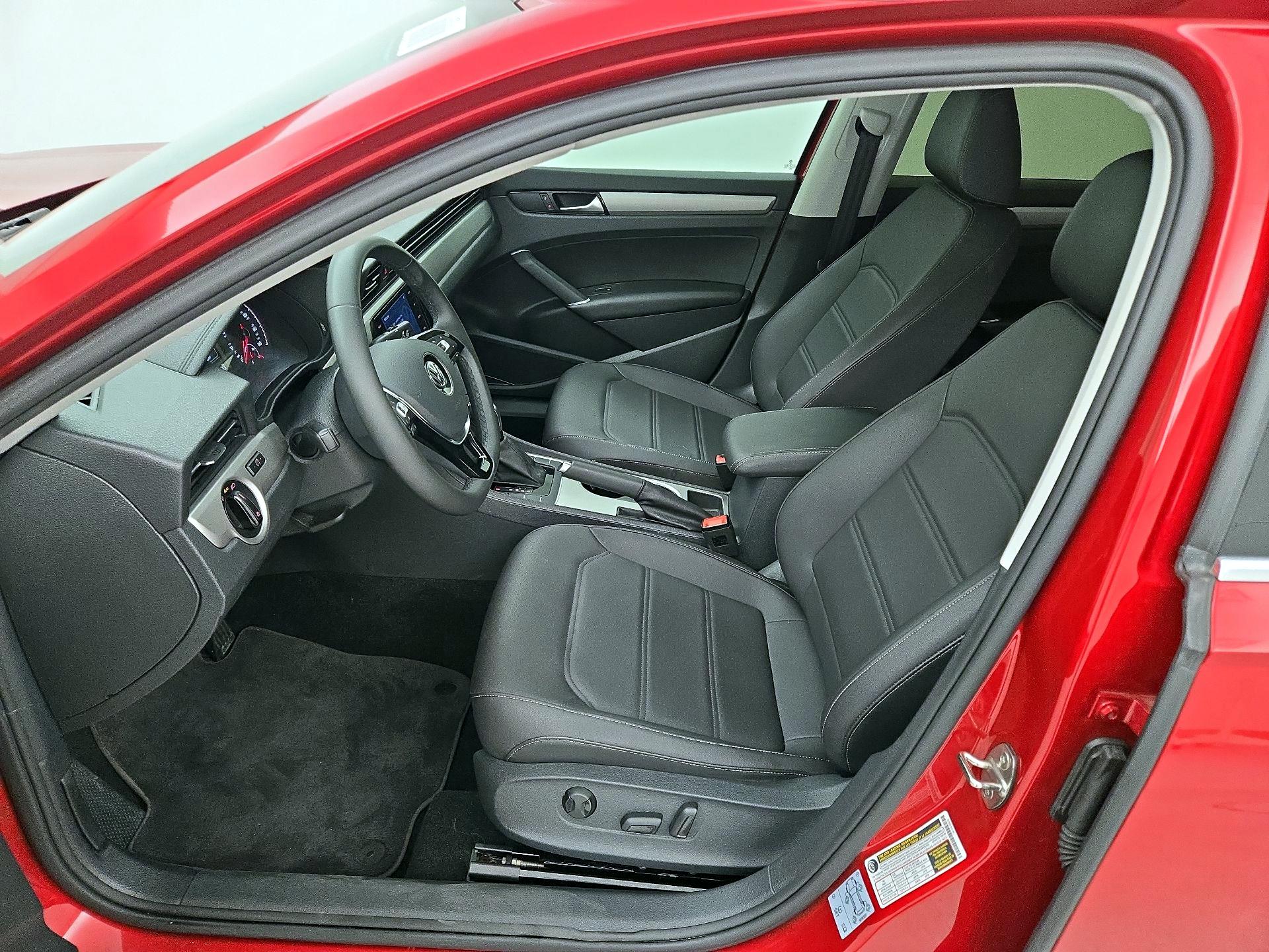 Thumbnail: 2021 Volkswagen Passat - 11