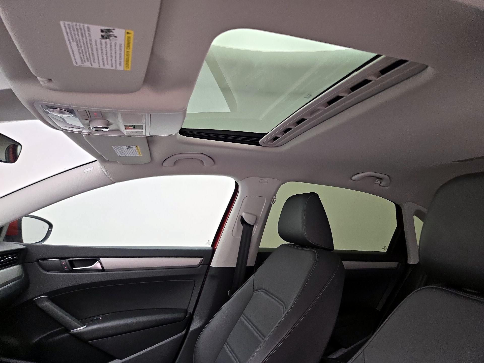 Thumbnail: 2021 Volkswagen Passat - 19