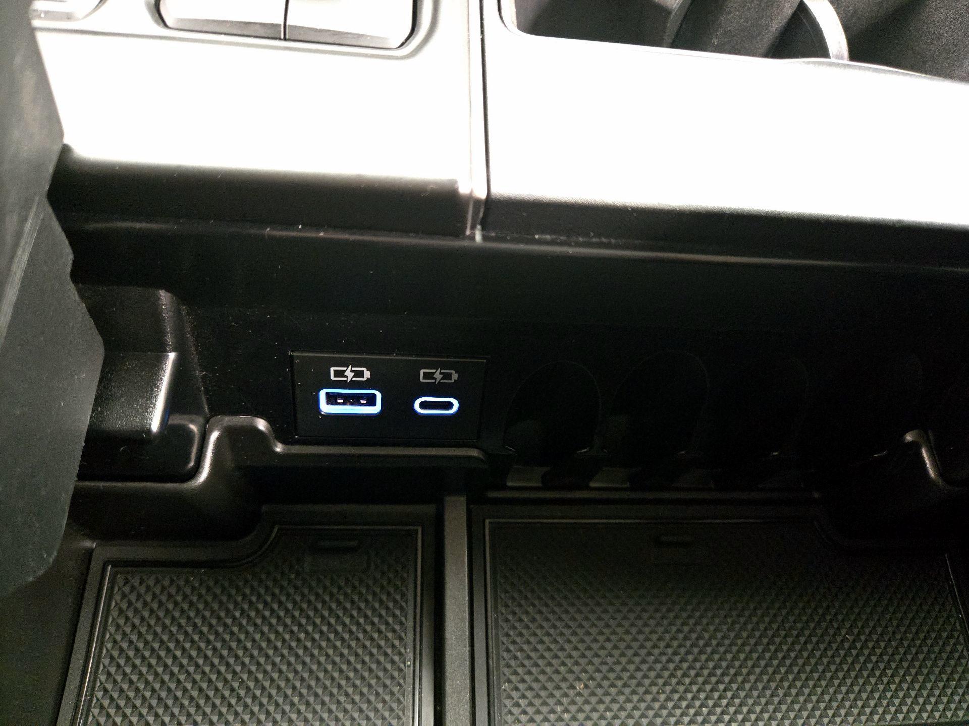 Thumbnail: 2022 Toyota Tundra - 19