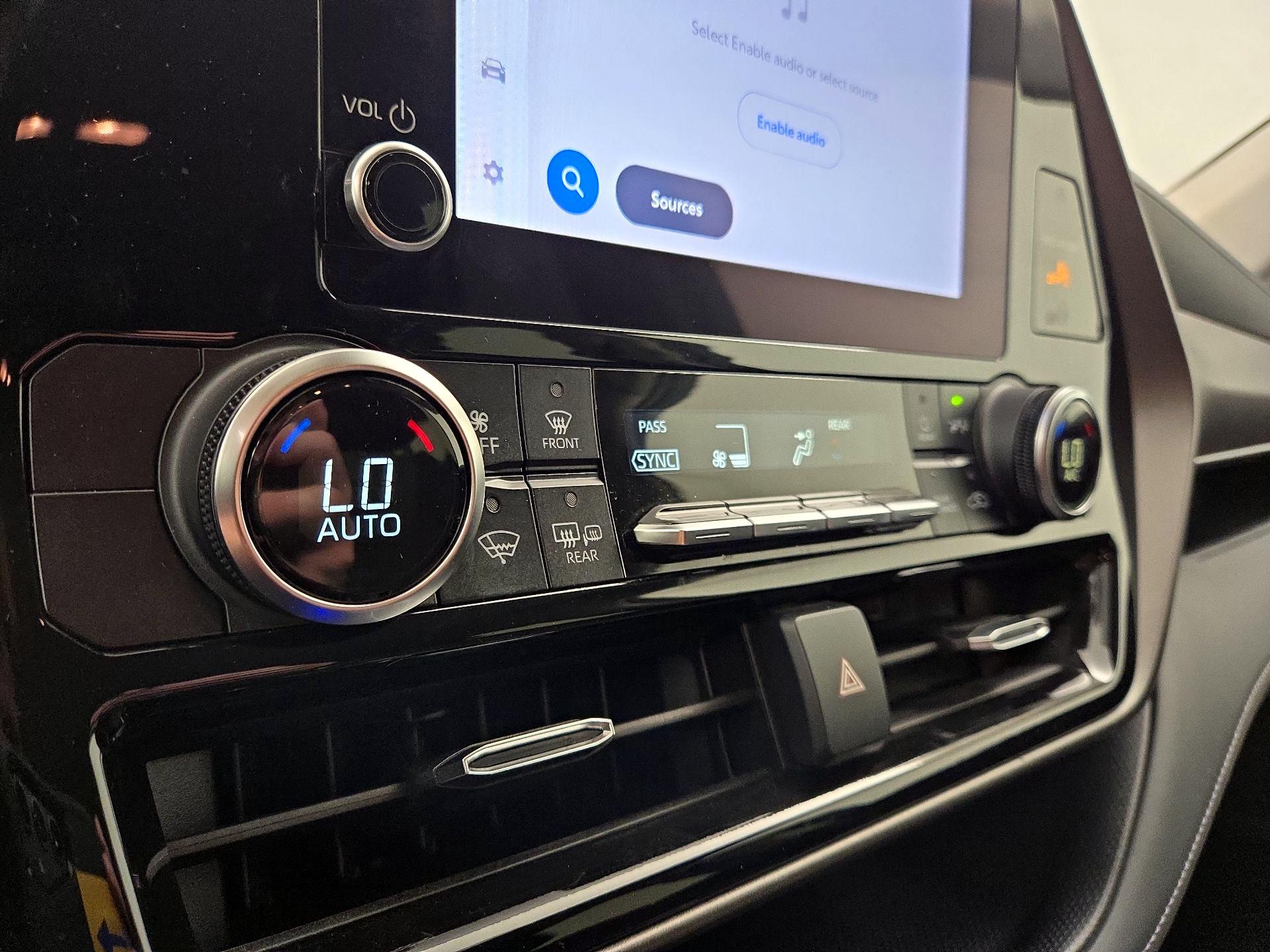 Thumbnail: 2024 Toyota Highlander - 16