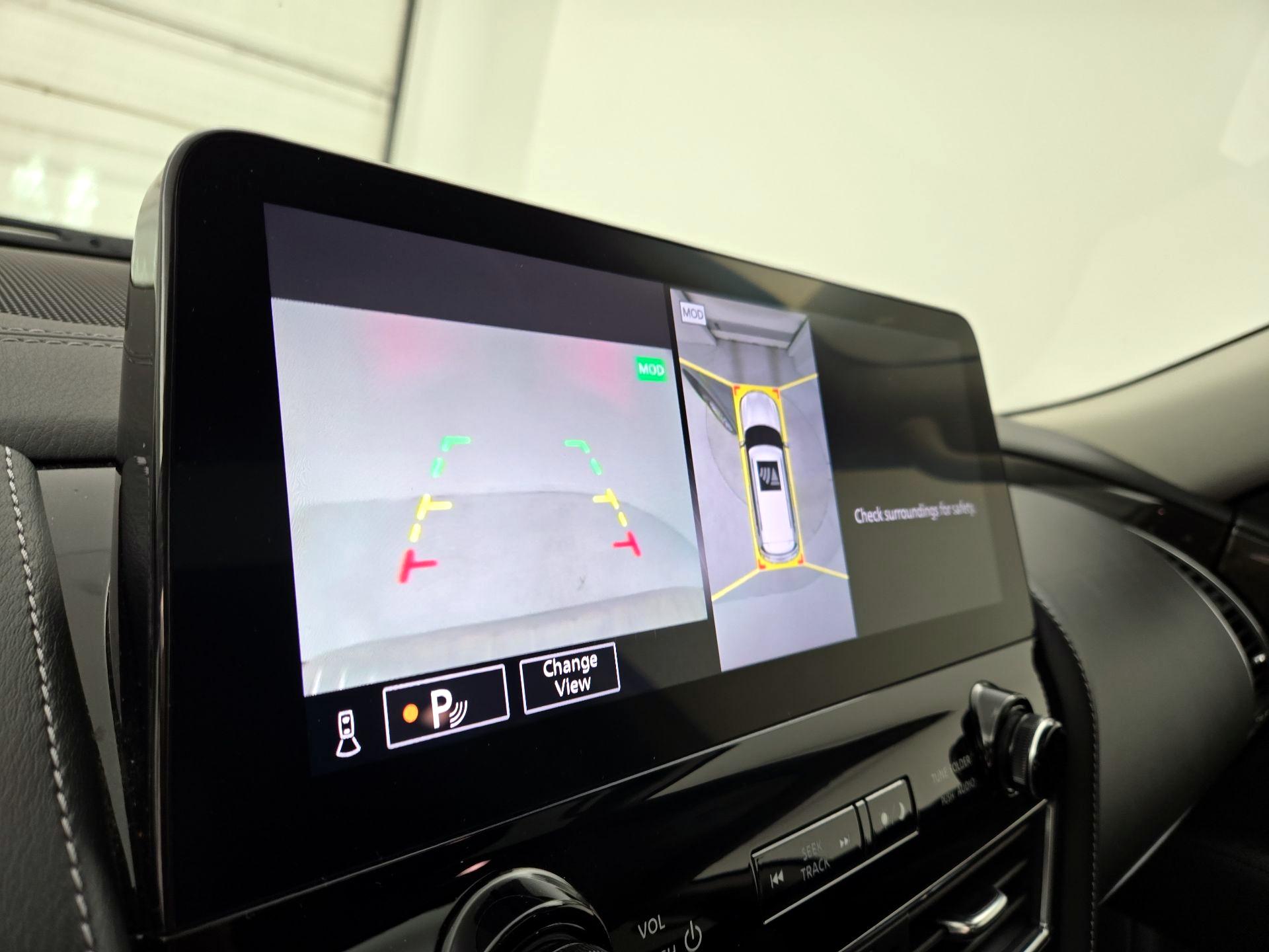 Thumbnail: 2024 INFINITI QX80 - 15