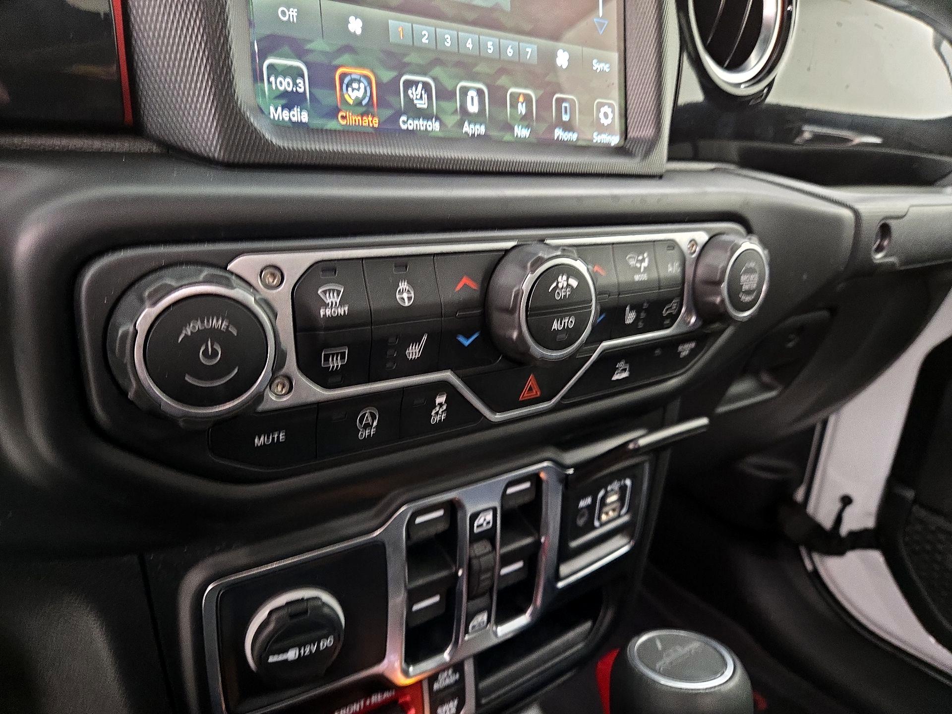 Thumbnail: 2023 Jeep Gladiator - 17