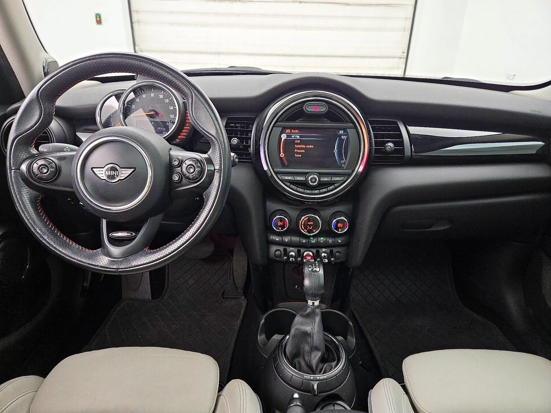 Thumbnail: 2016 MINI Cooper Hardtop - 9