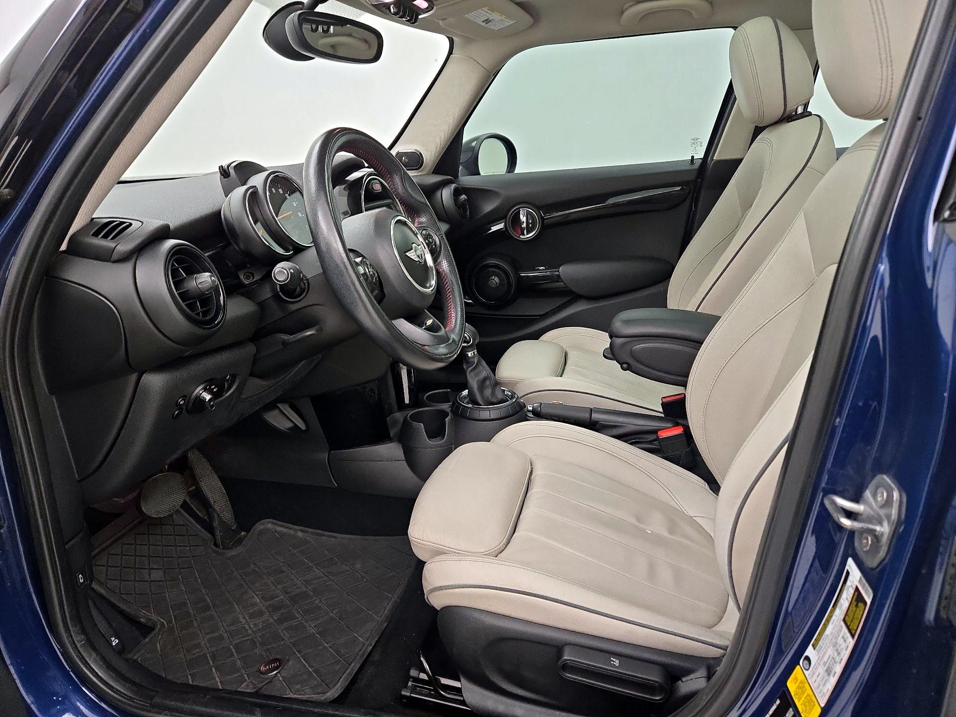 Thumbnail: 2016 MINI Cooper Hardtop - 11