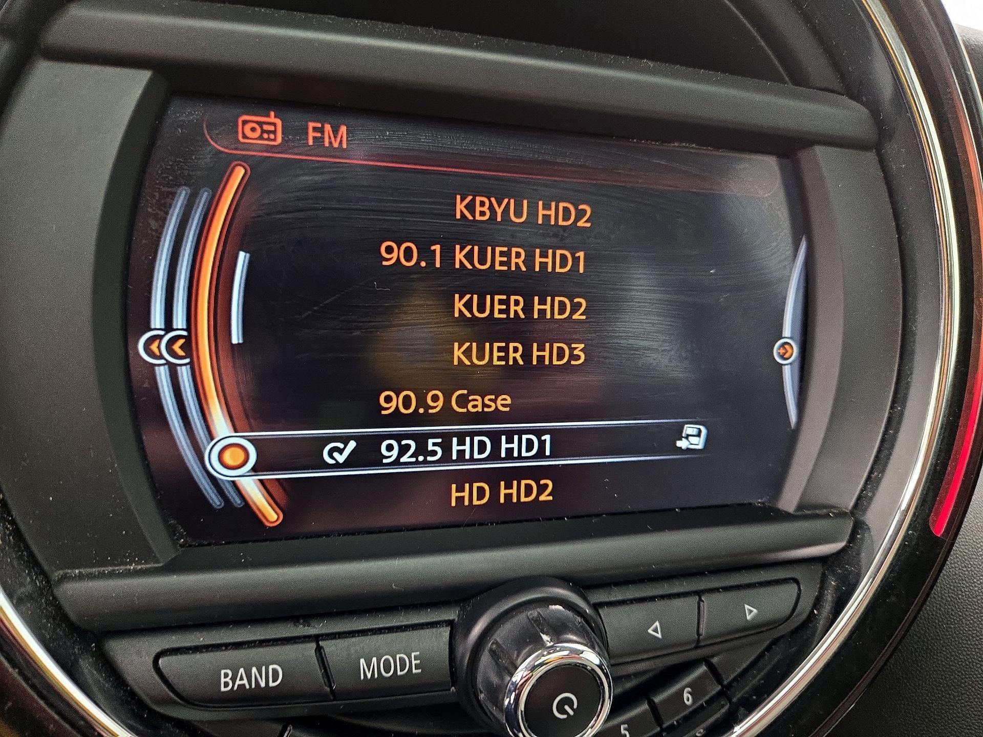 Thumbnail: 2016 MINI Cooper Hardtop - 14