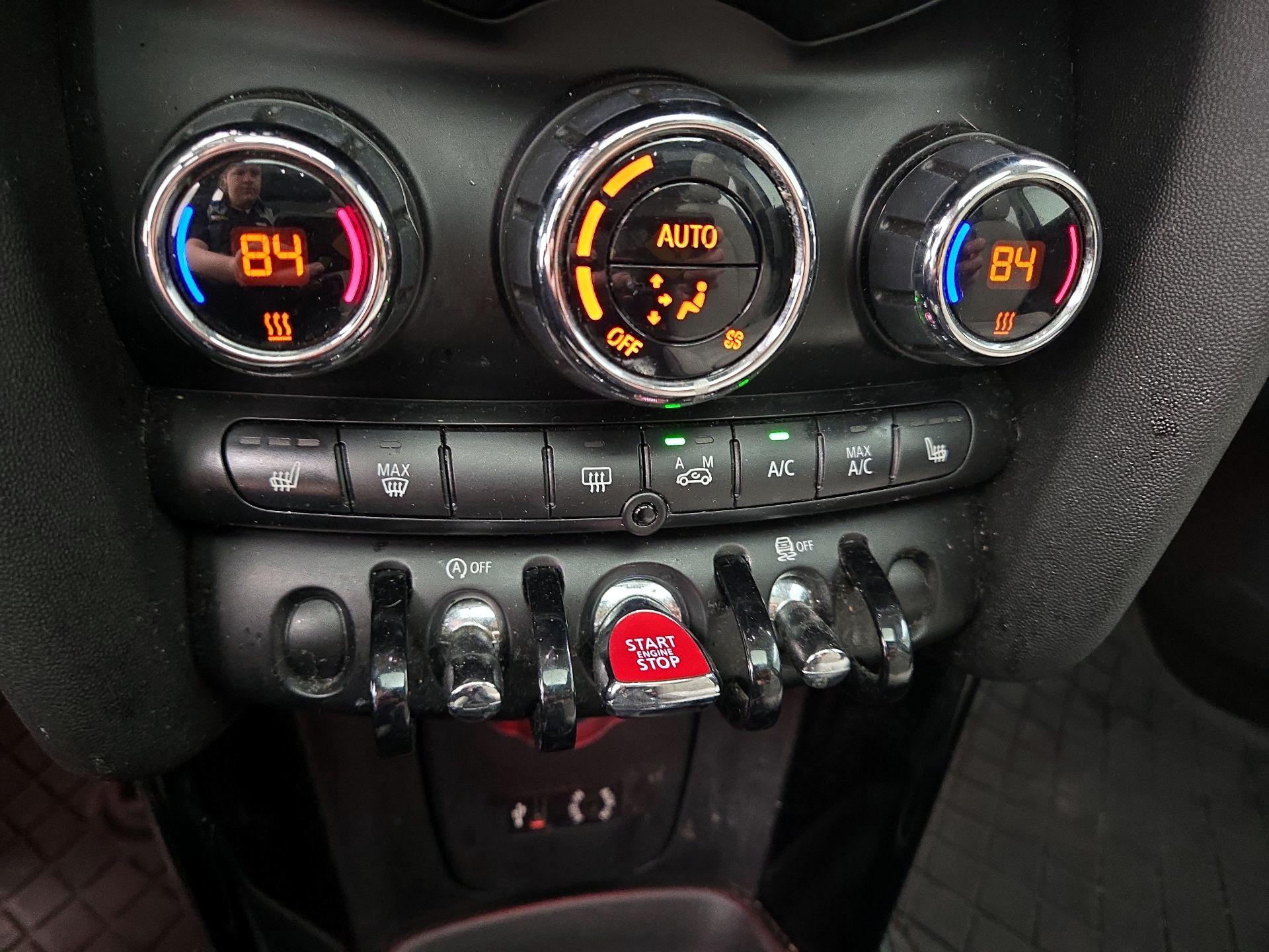 Thumbnail: 2016 MINI Cooper Hardtop - 15