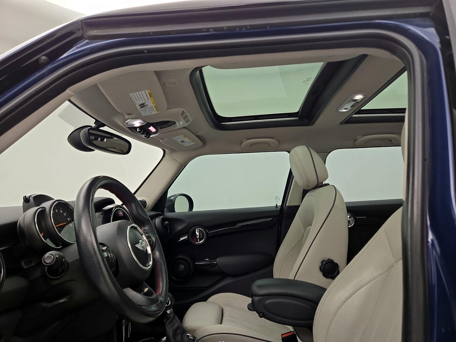 Thumbnail: 2016 MINI Cooper Hardtop - 18