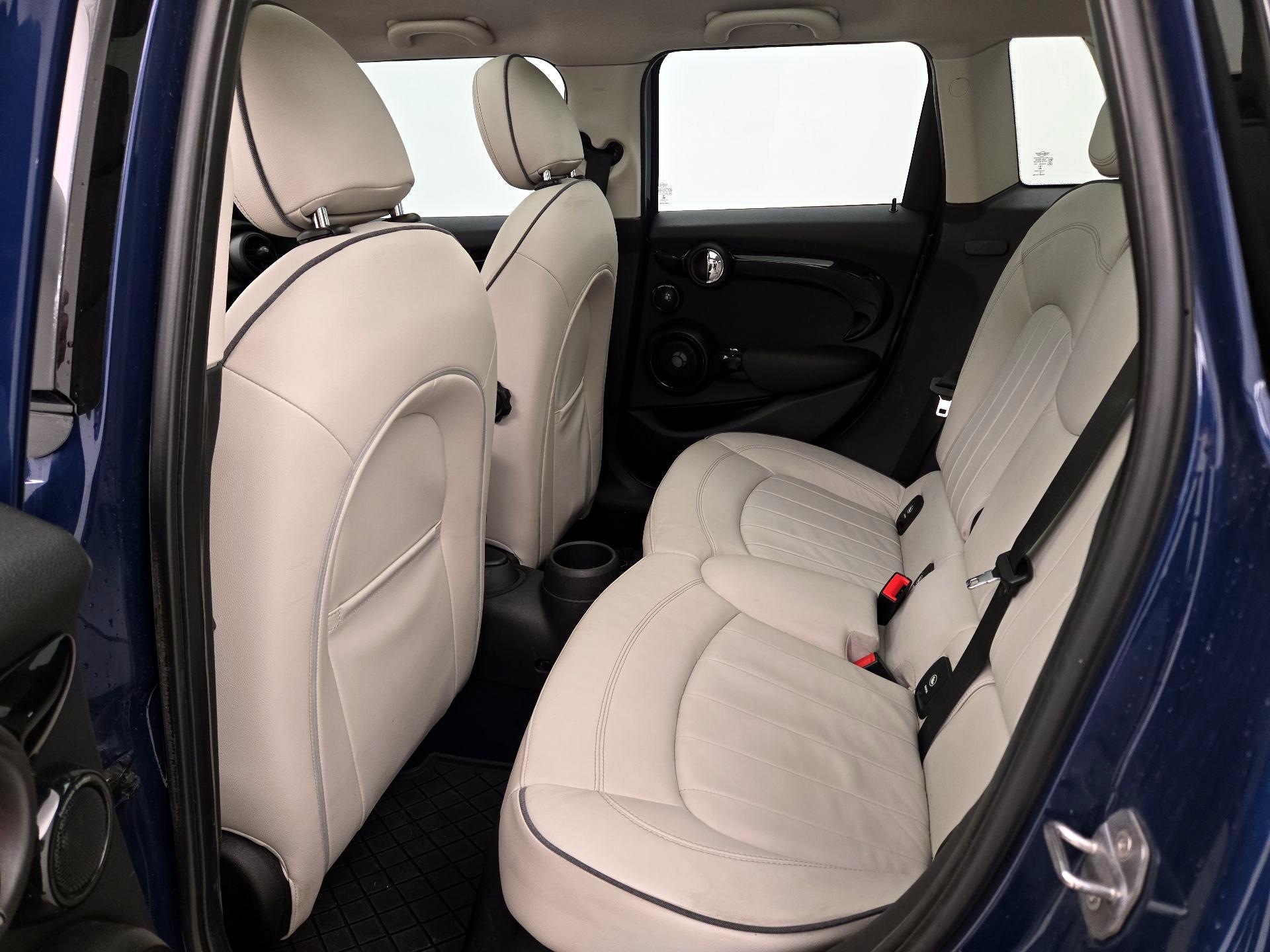 Thumbnail: 2016 MINI Cooper Hardtop - 19