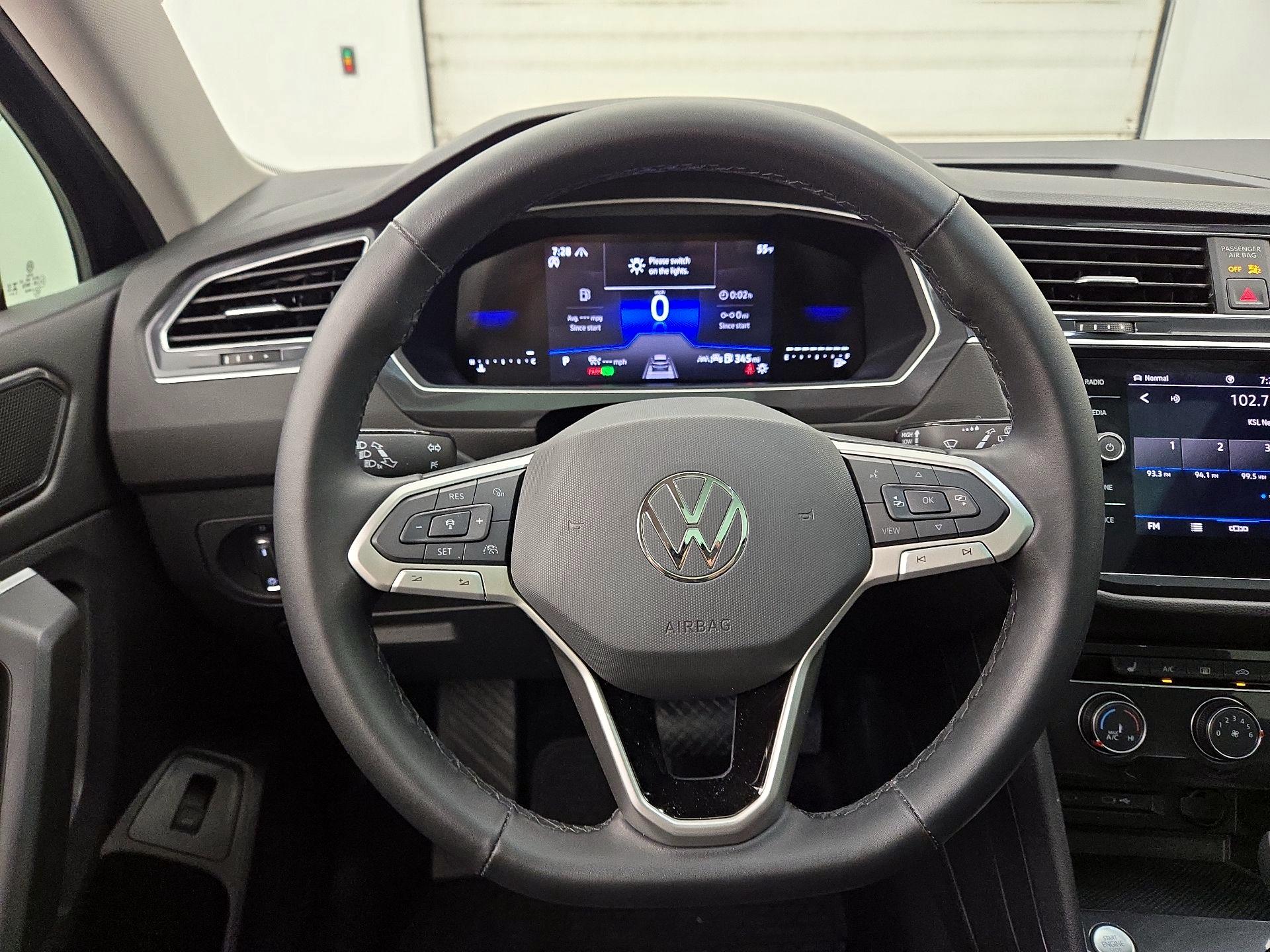 Thumbnail: 2024 Volkswagen Tiguan - 10