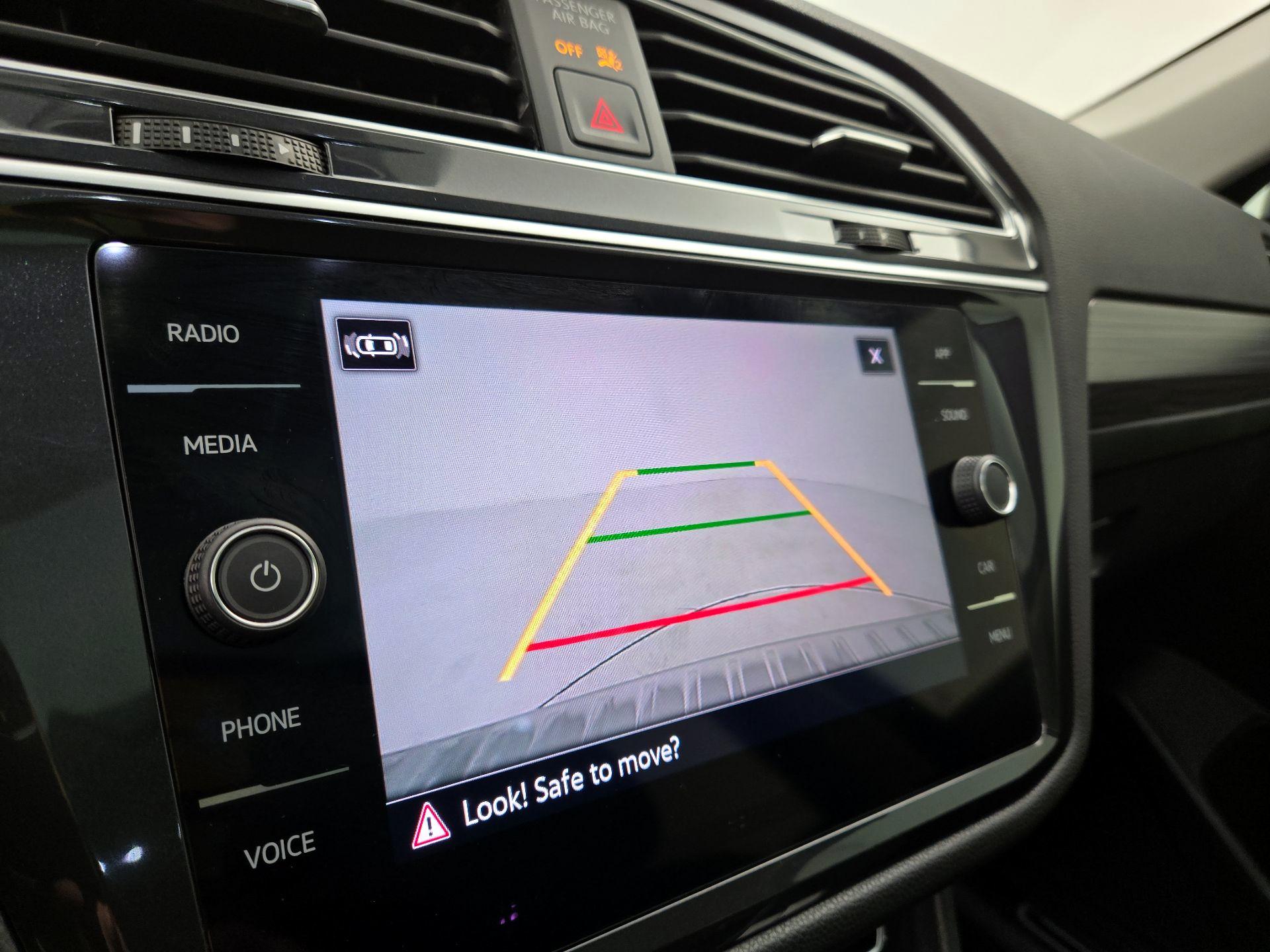 Thumbnail: 2024 Volkswagen Tiguan - 14