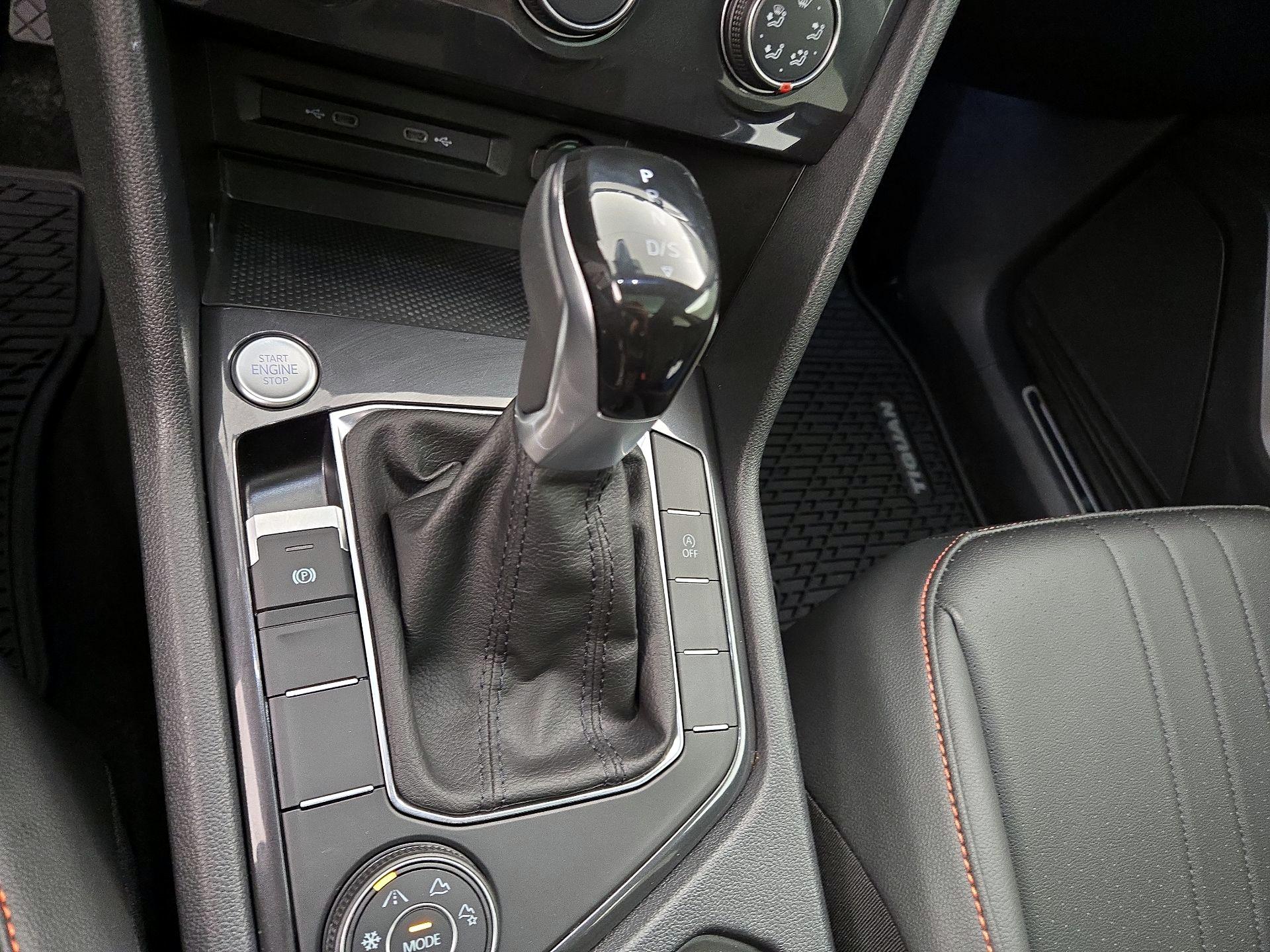 Thumbnail: 2024 Volkswagen Tiguan - 17