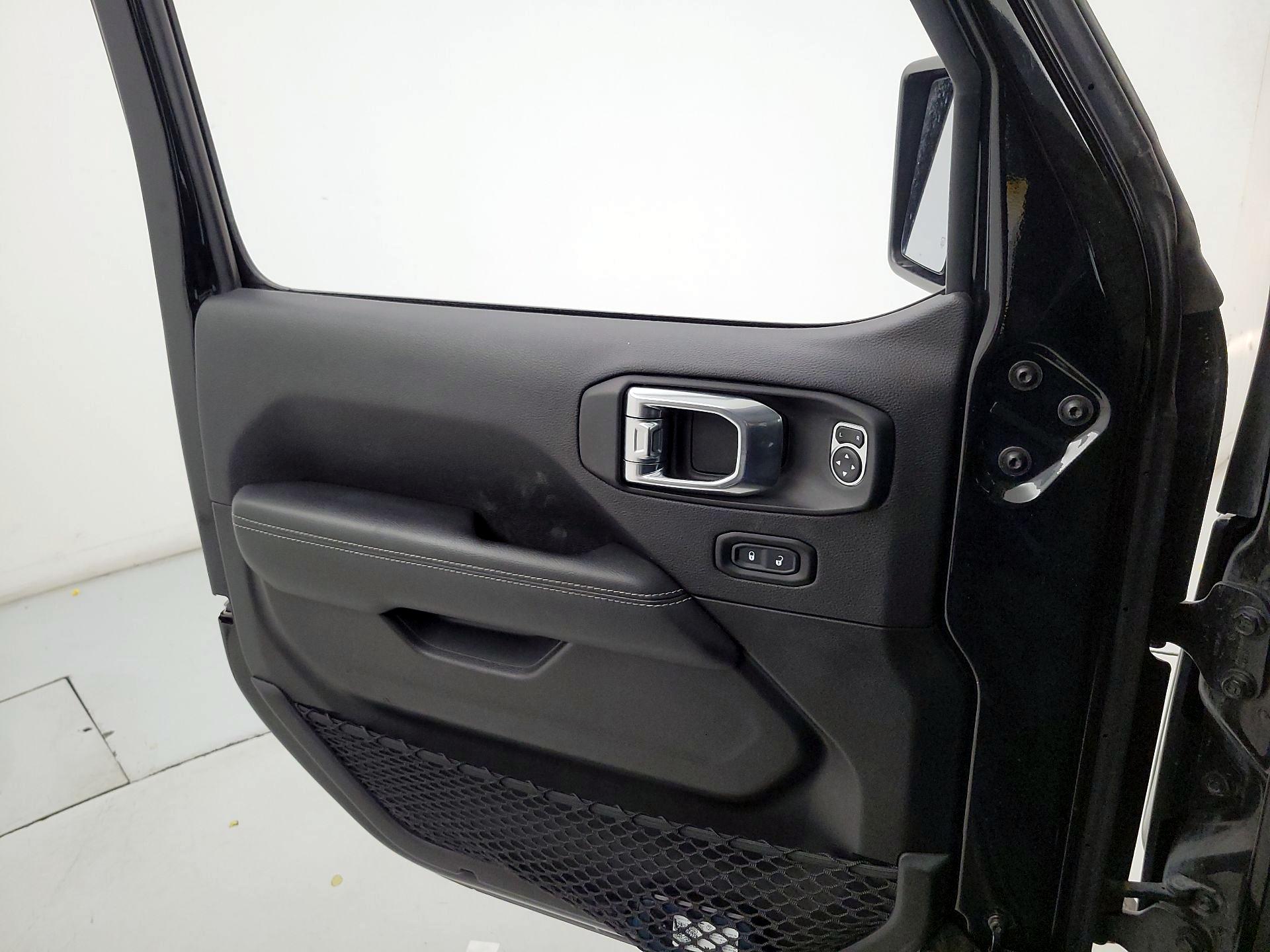 Thumbnail: 2023 Jeep Gladiator - 12