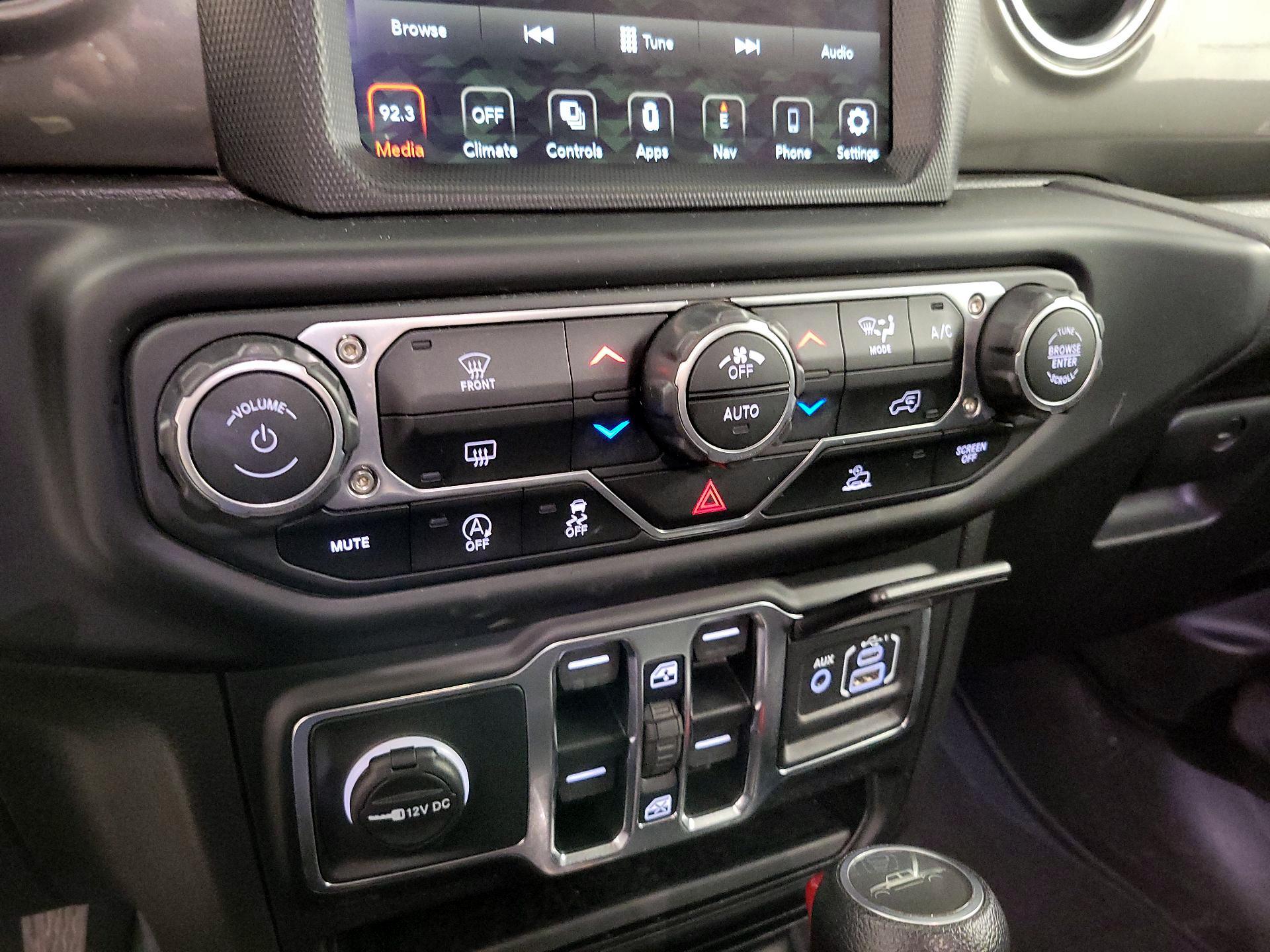 Thumbnail: 2023 Jeep Gladiator - 16