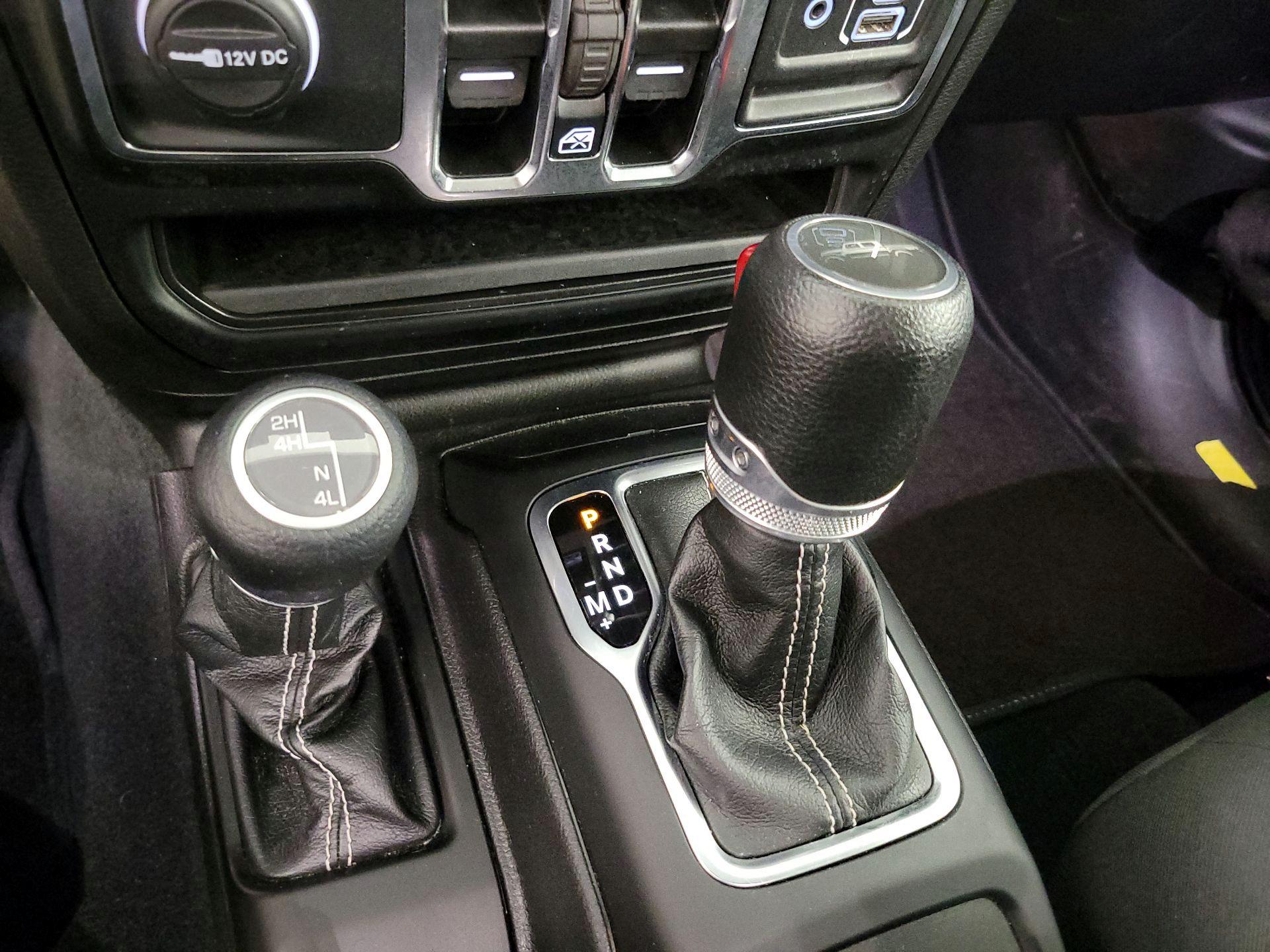 Thumbnail: 2023 Jeep Gladiator - 17