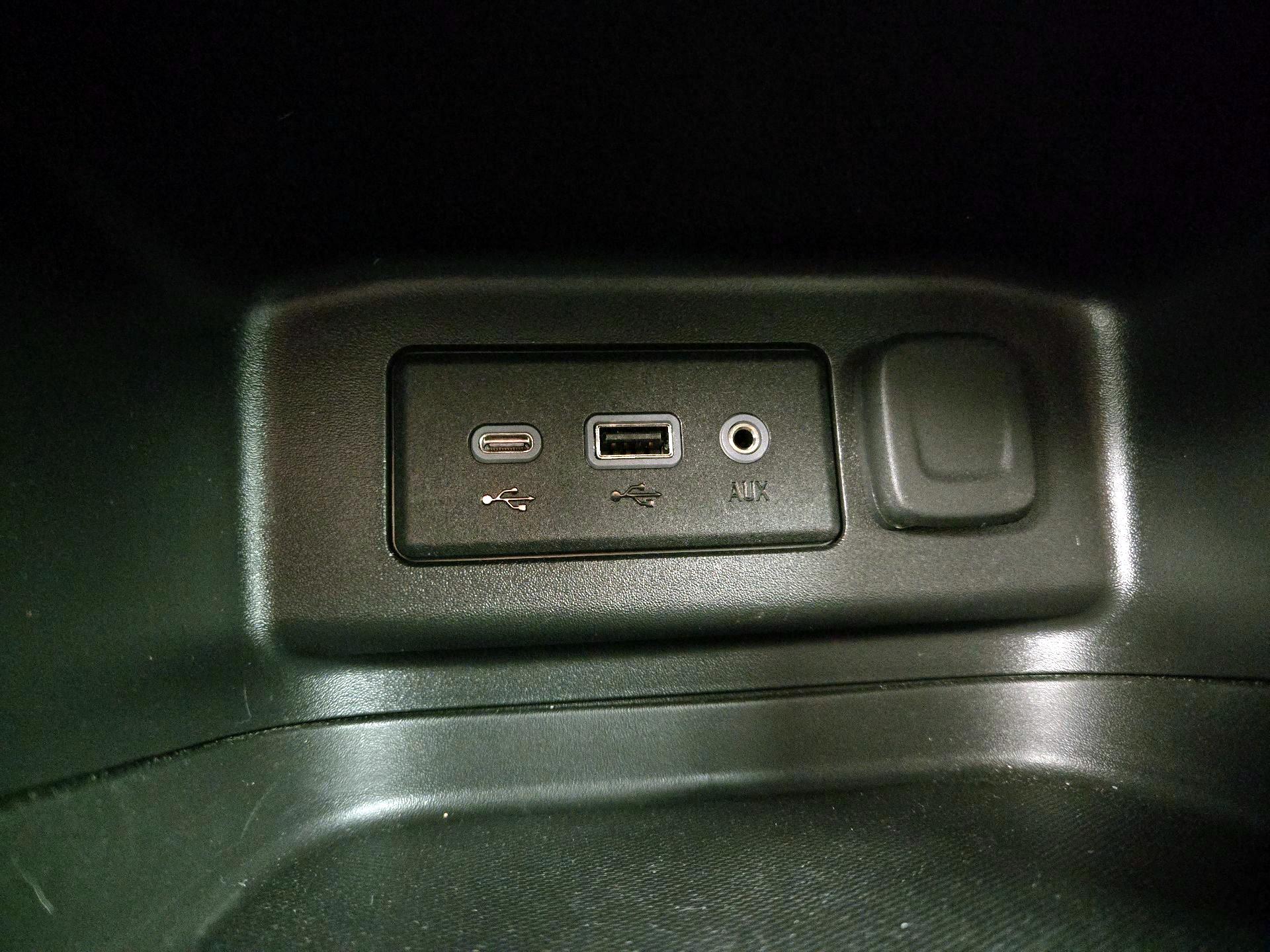 Thumbnail: 2023 Chevrolet Equinox - 18