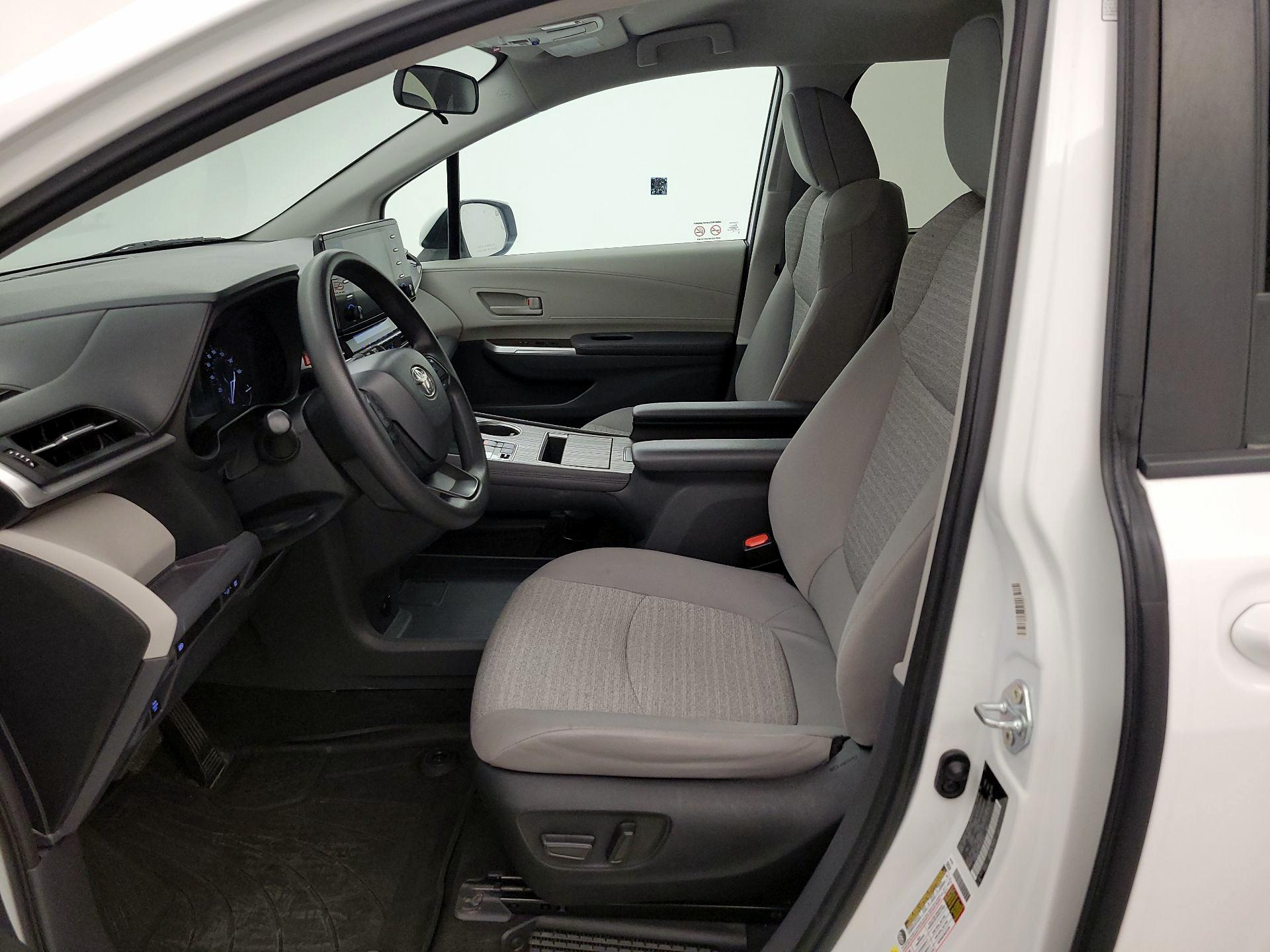 Thumbnail: 2023 Toyota Sienna - 11