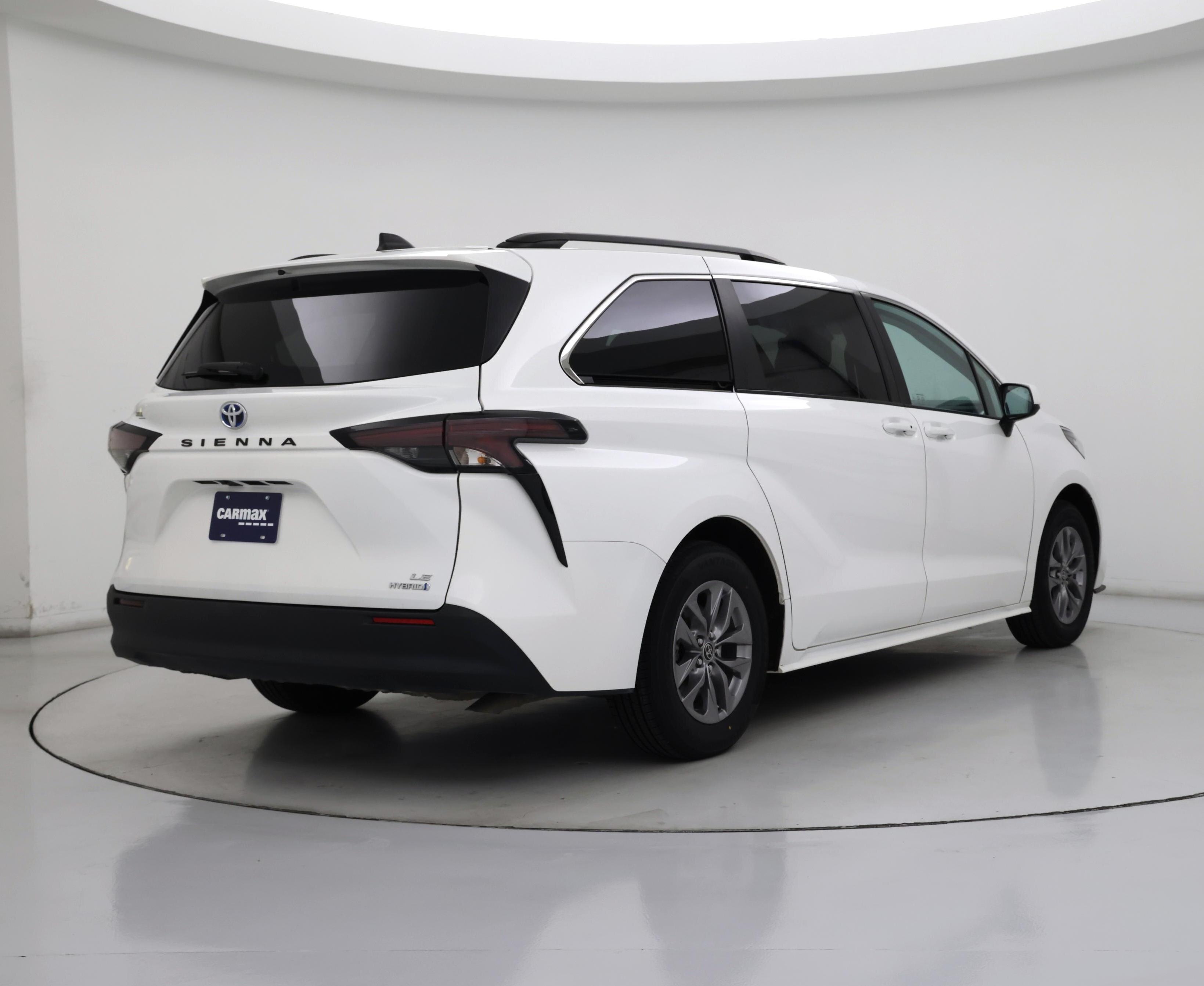Thumbnail: 2023 Toyota Sienna - 8