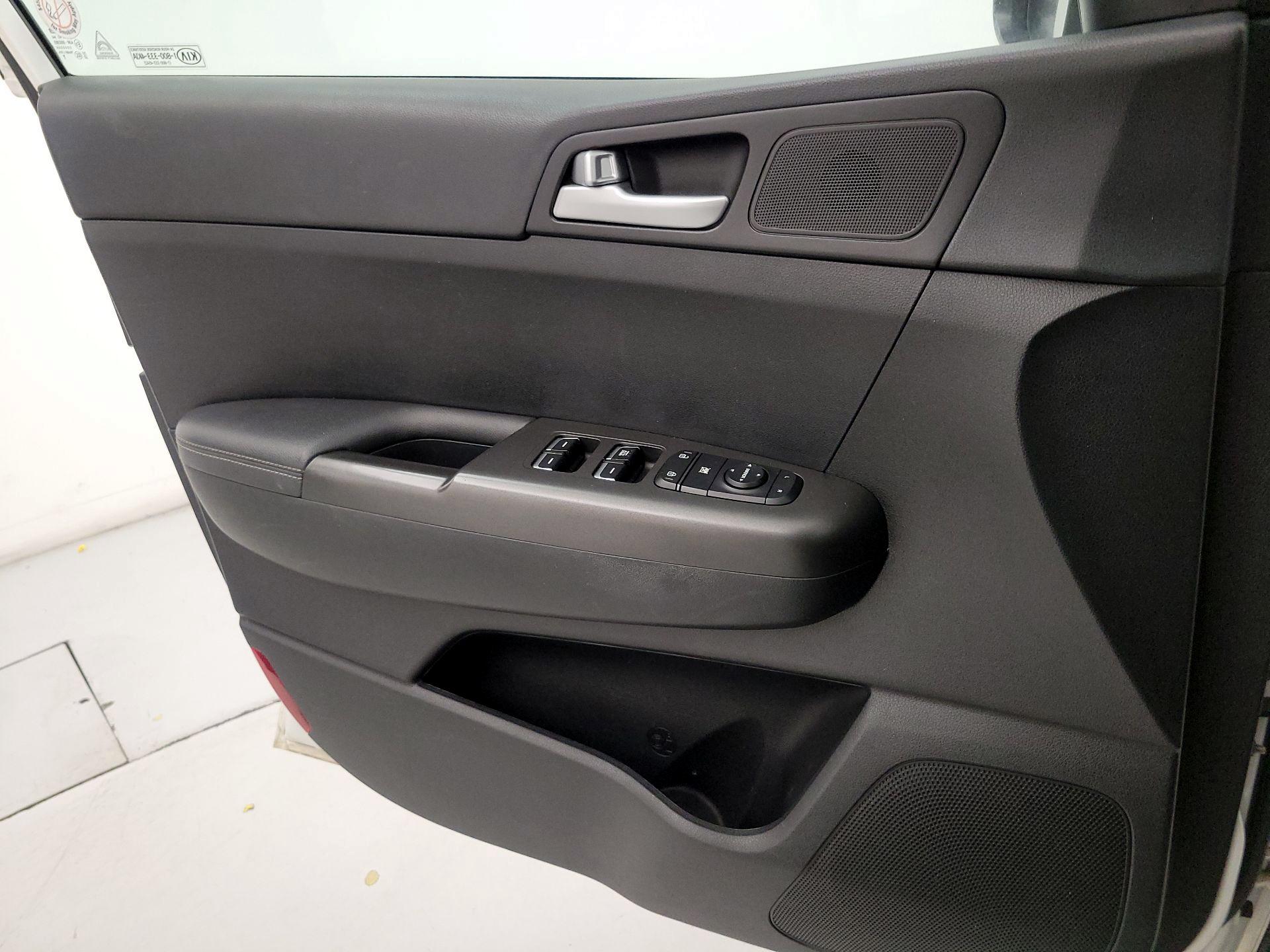 Thumbnail: 2021 Kia Sportage - 12