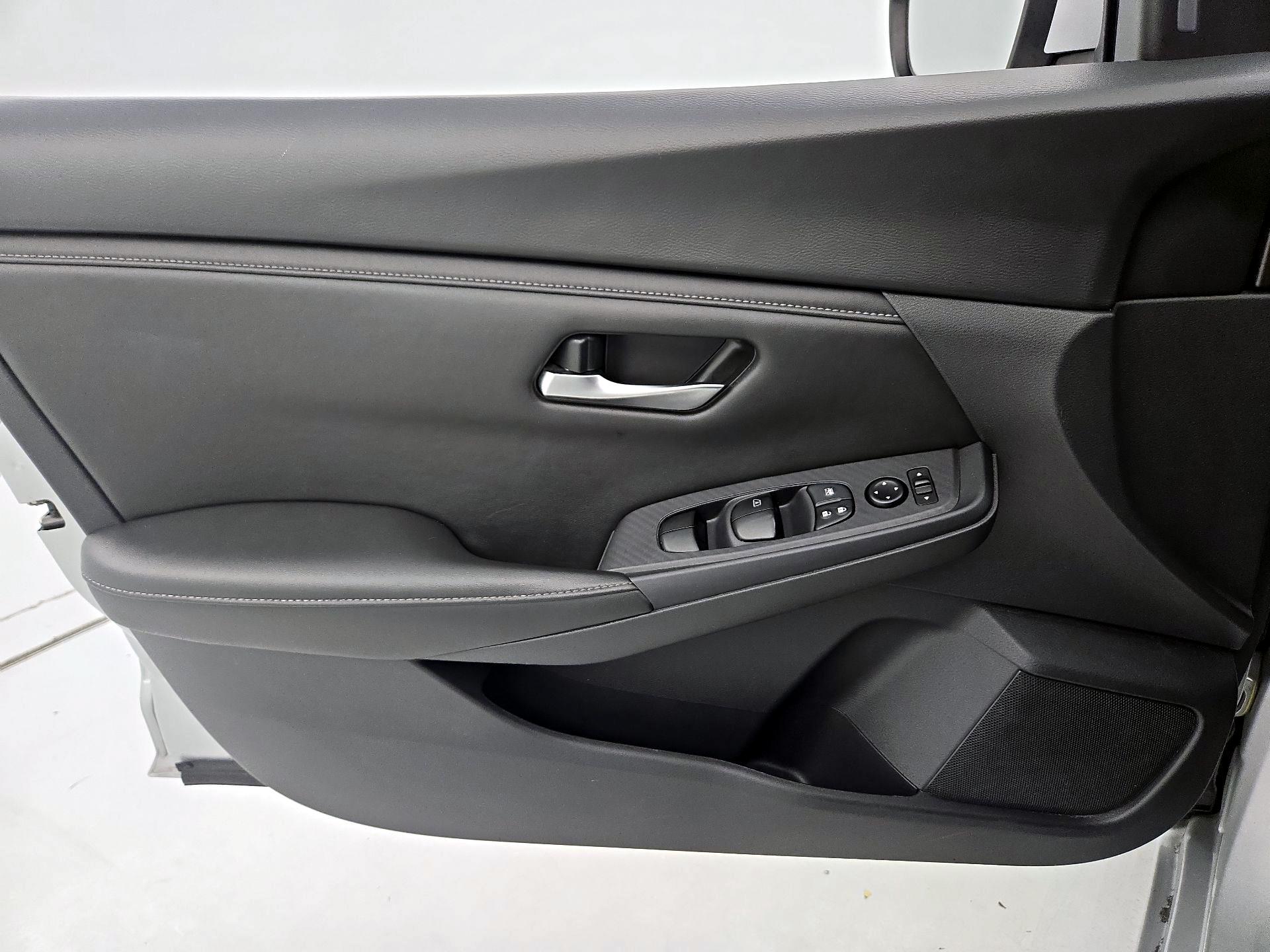 Thumbnail: 2023 Nissan Sentra - 12