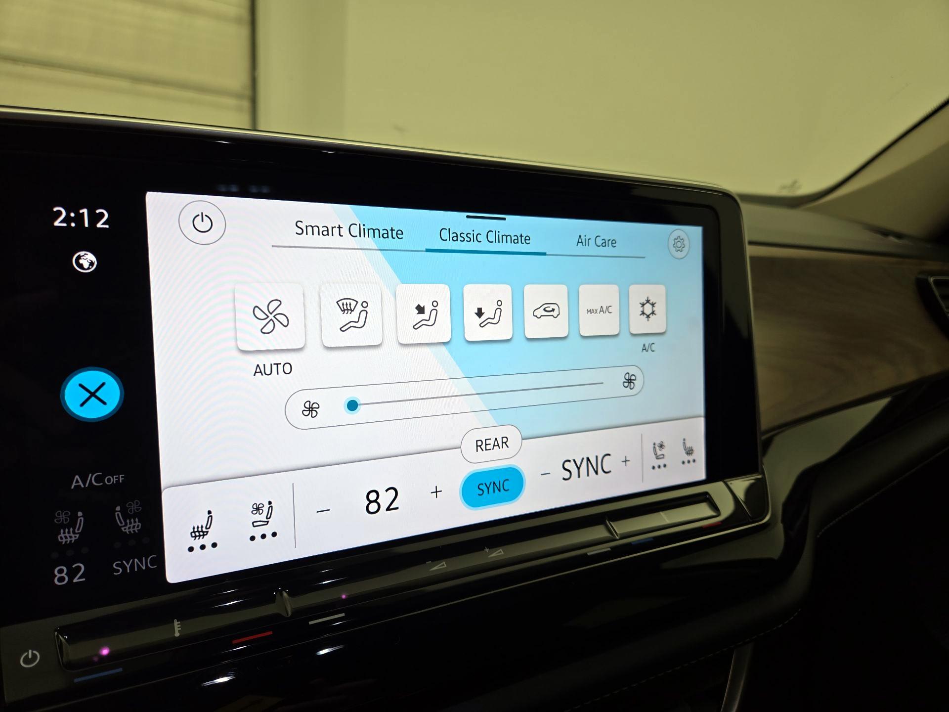 Thumbnail: 2024 Volkswagen Atlas - 16