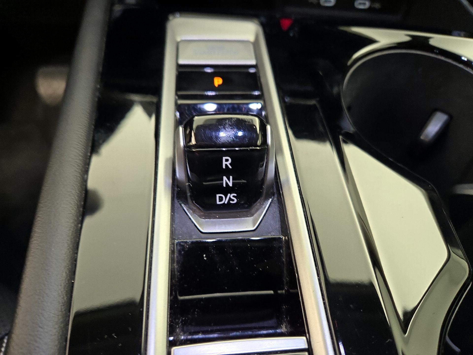 Thumbnail: 2024 Volkswagen Atlas - 17