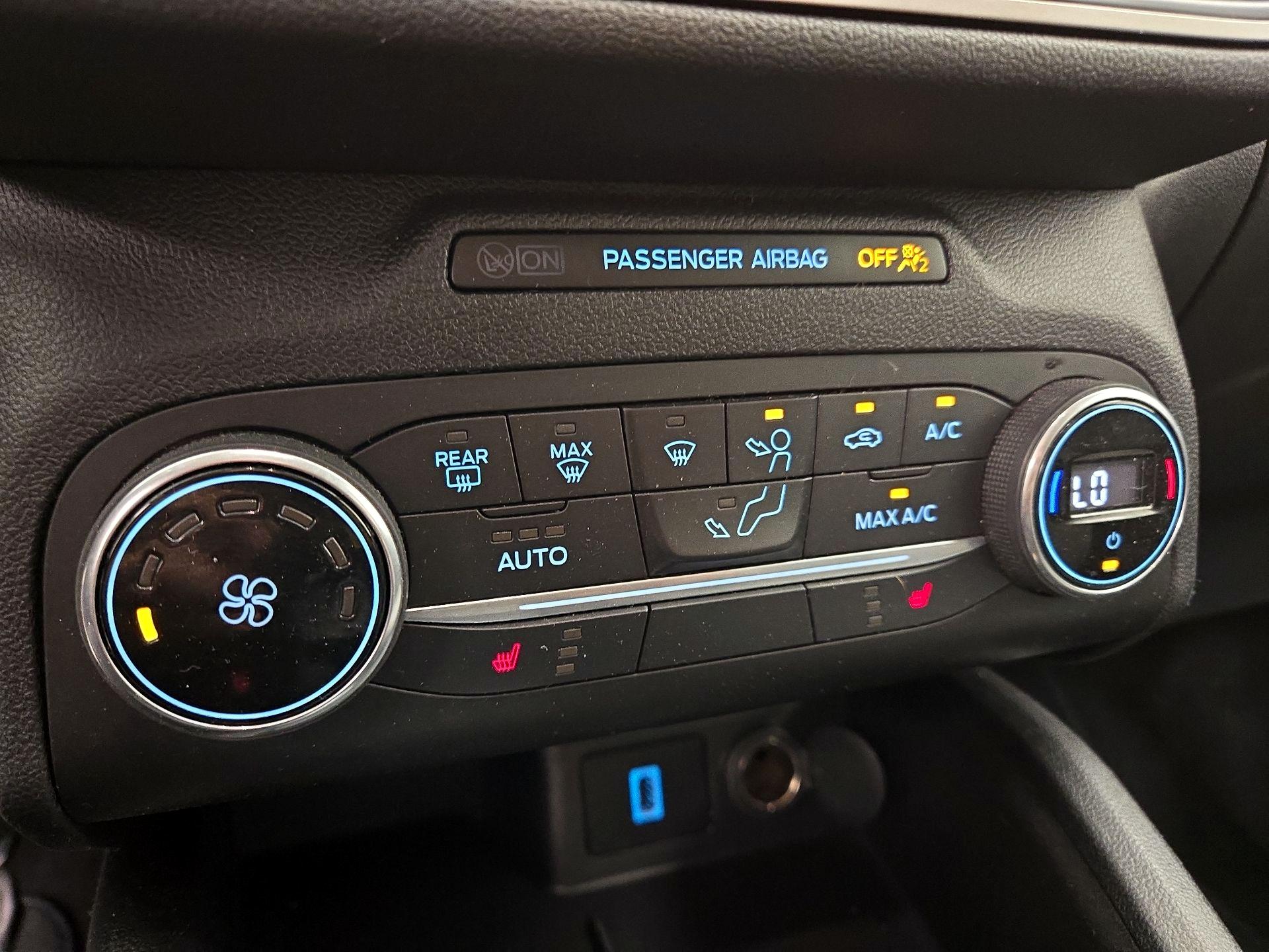 Thumbnail: 2020 Ford Escape - 16