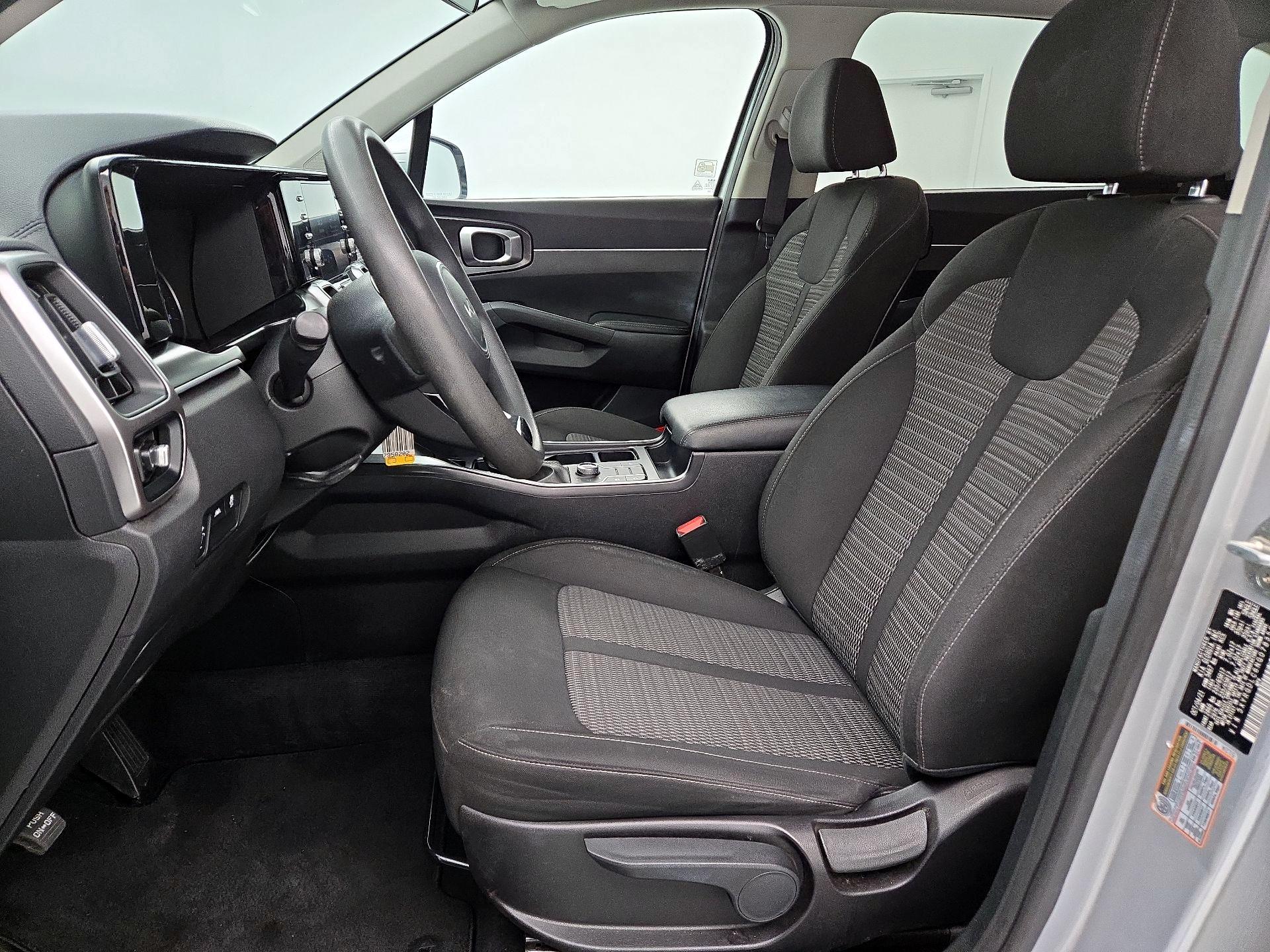 Thumbnail: 2022 Kia Sorento - 11