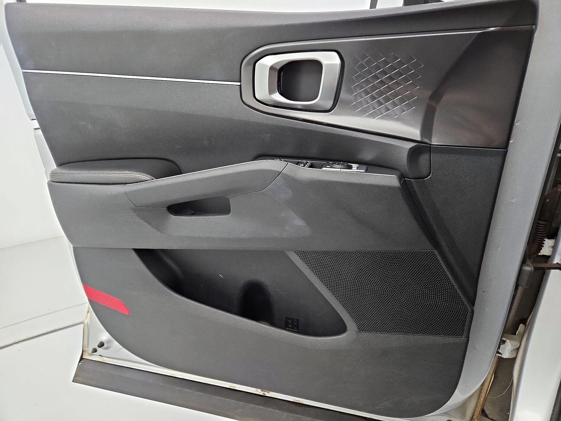 Thumbnail: 2022 Kia Sorento - 12