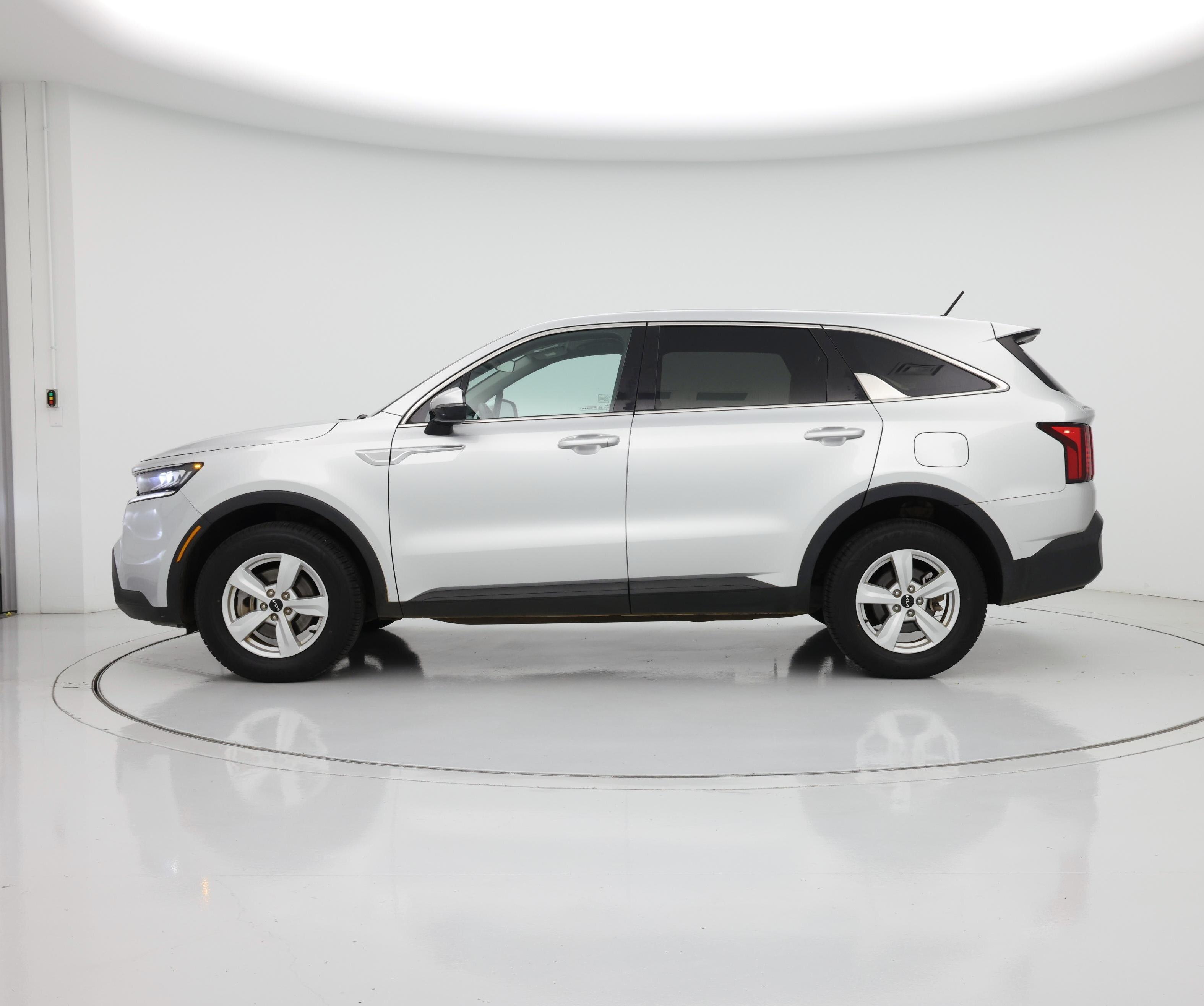 Thumbnail: 2022 Kia Sorento - 3