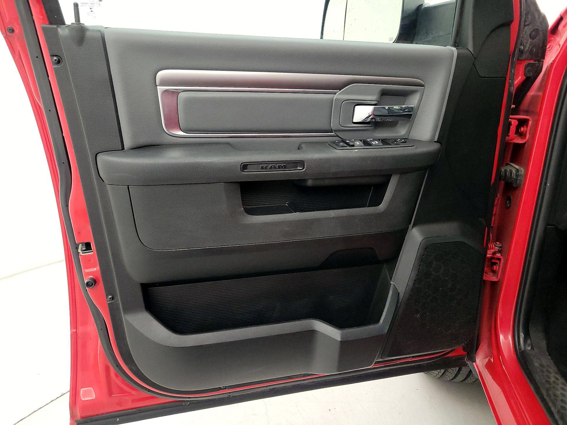 Thumbnail: 2023 RAM 1500 Classic - 12